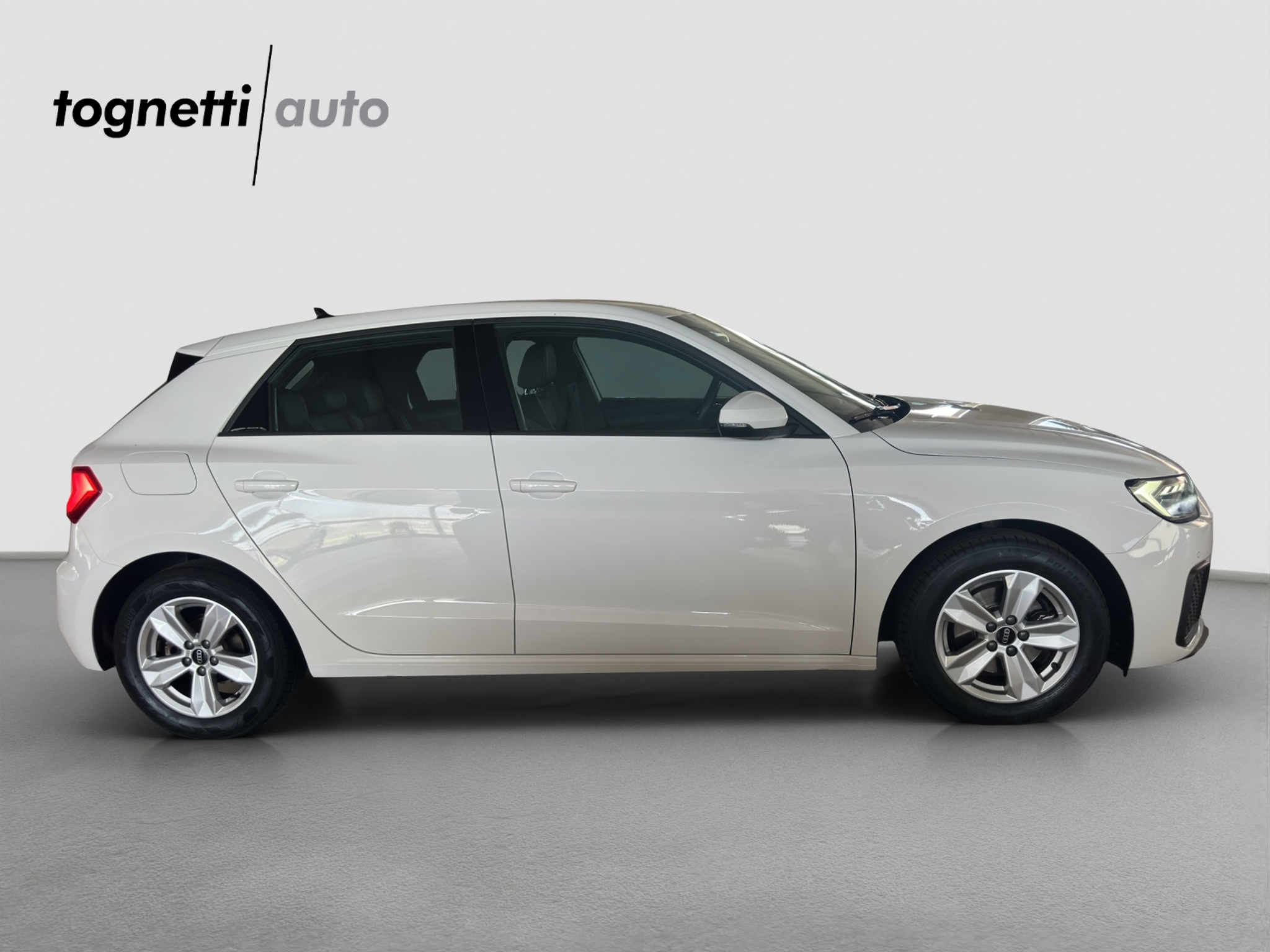 listing desktop thumbnail image 2