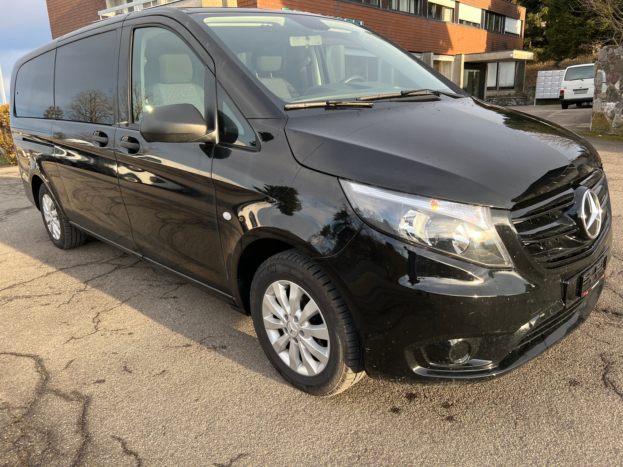 car-image-1