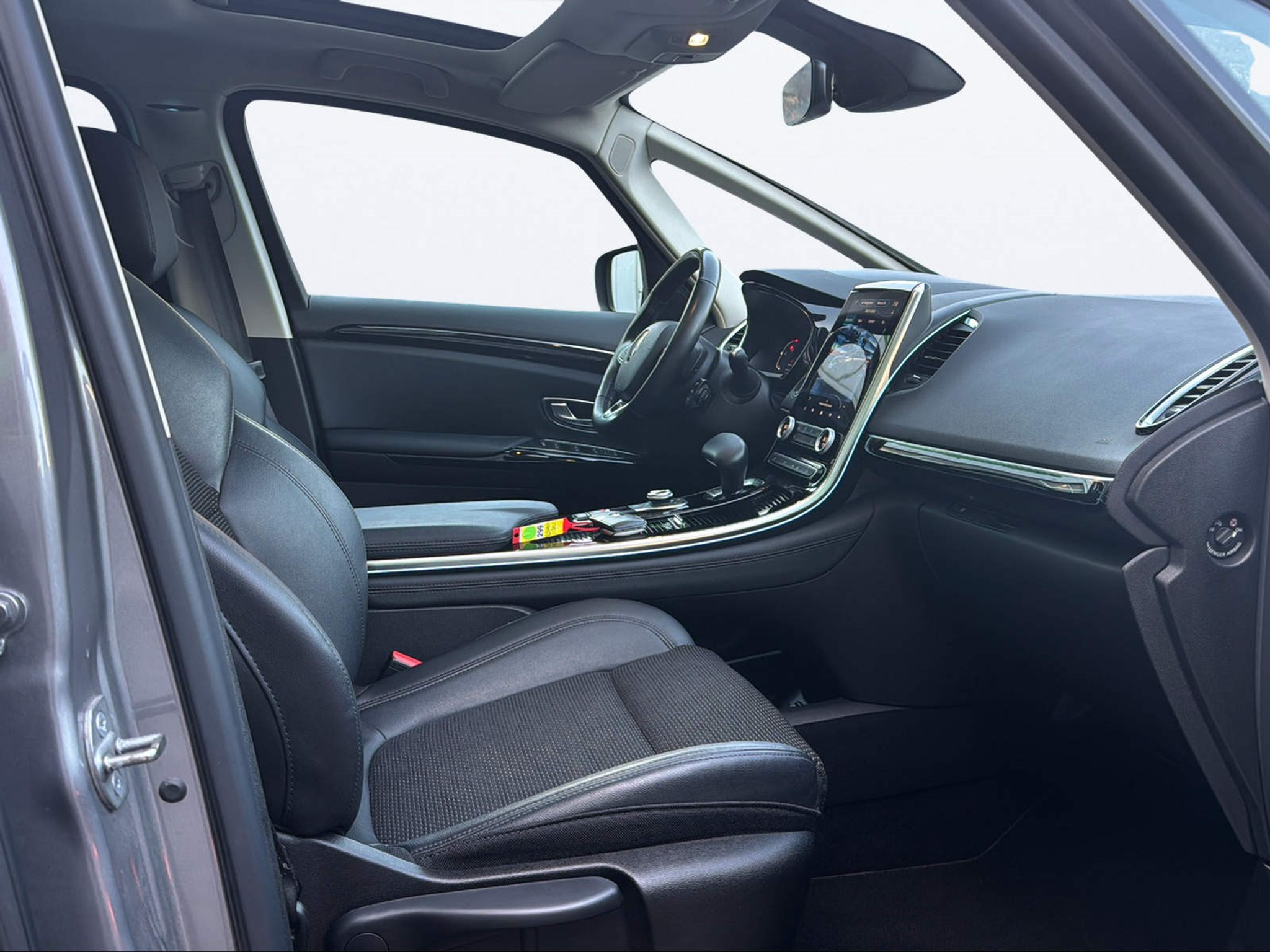 listing desktop thumbnail image 15