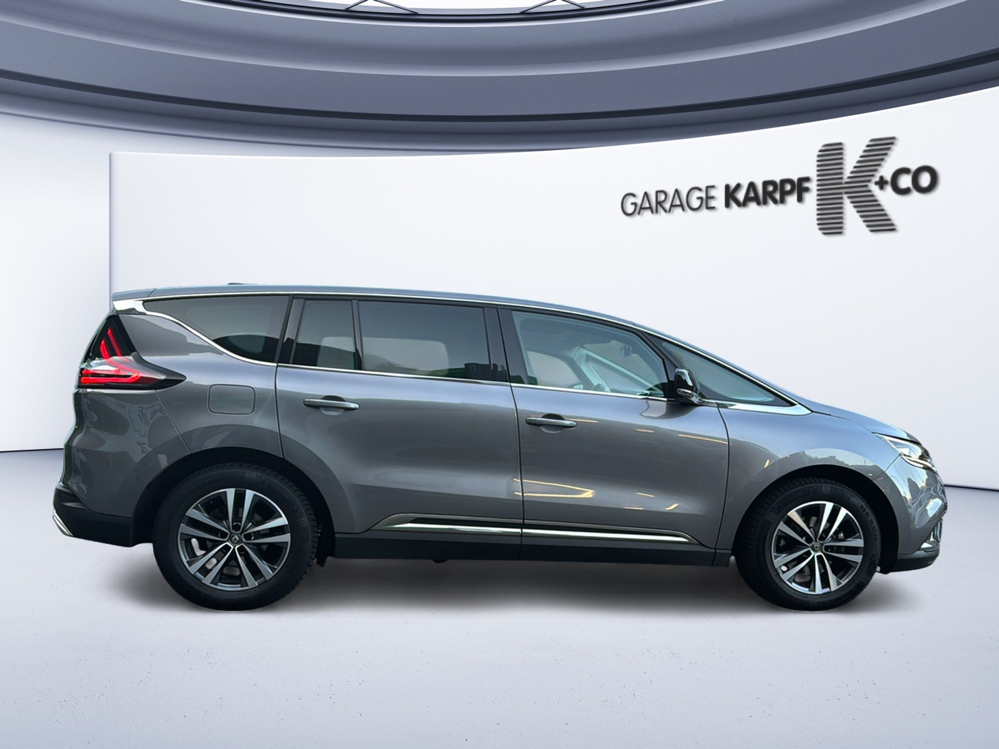 listing desktop thumbnail image 5