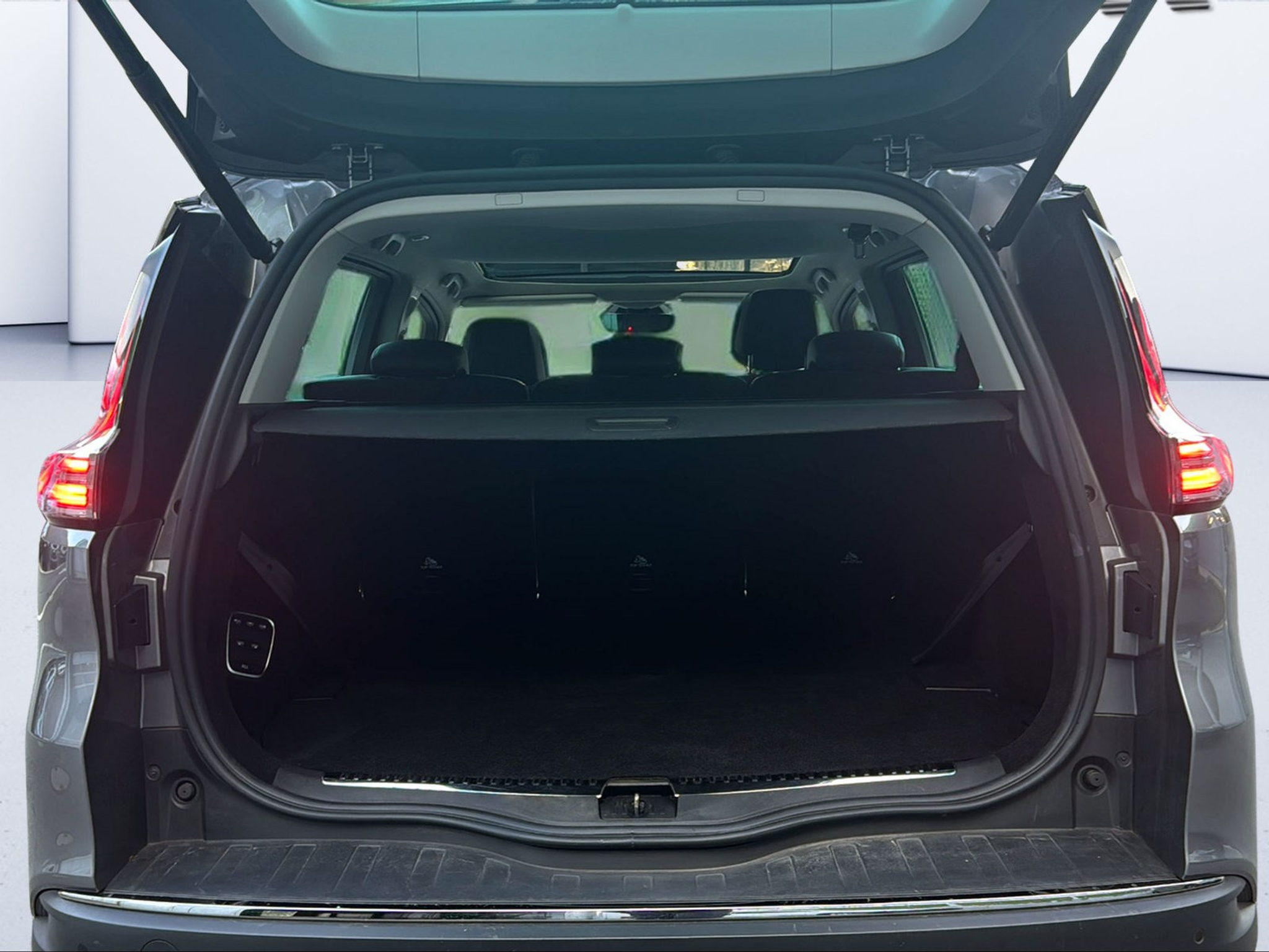 listing desktop thumbnail image 9