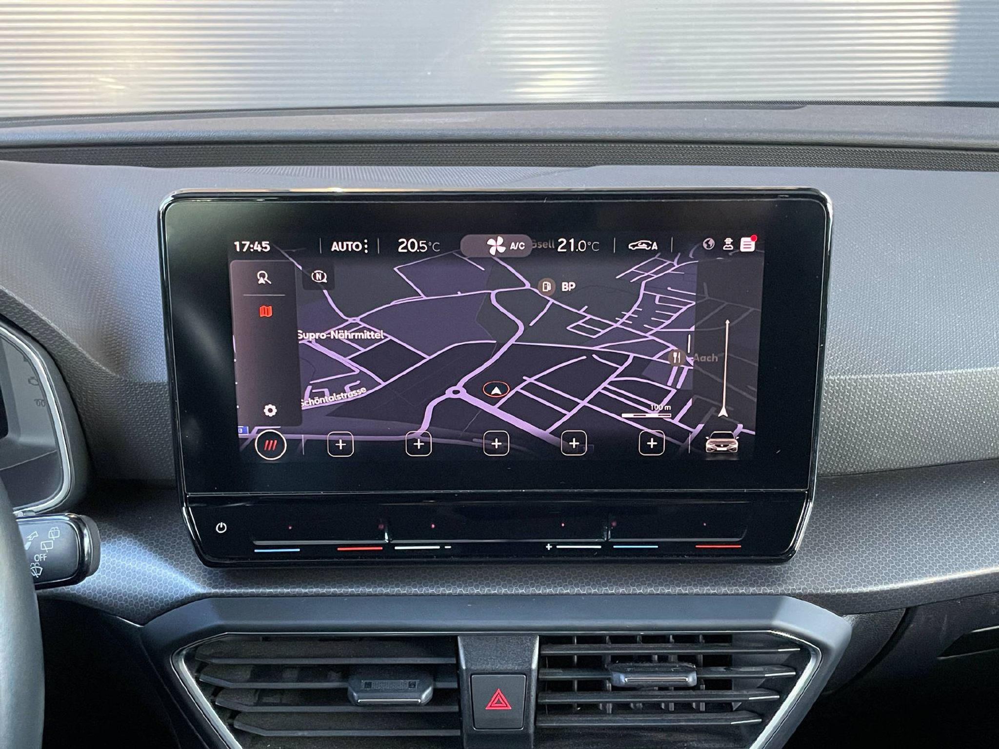 listing desktop thumbnail image 10