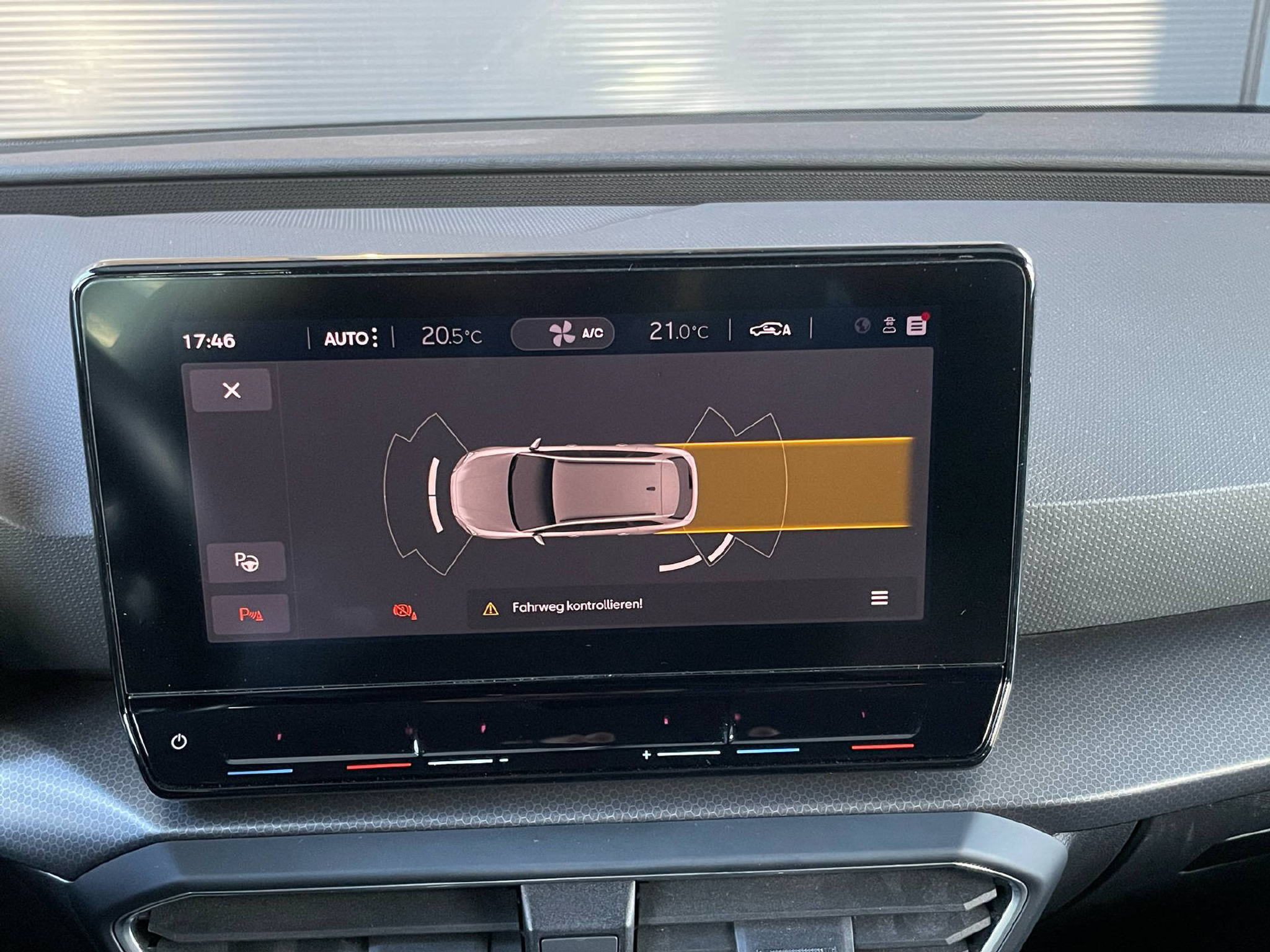 listing desktop thumbnail image 9