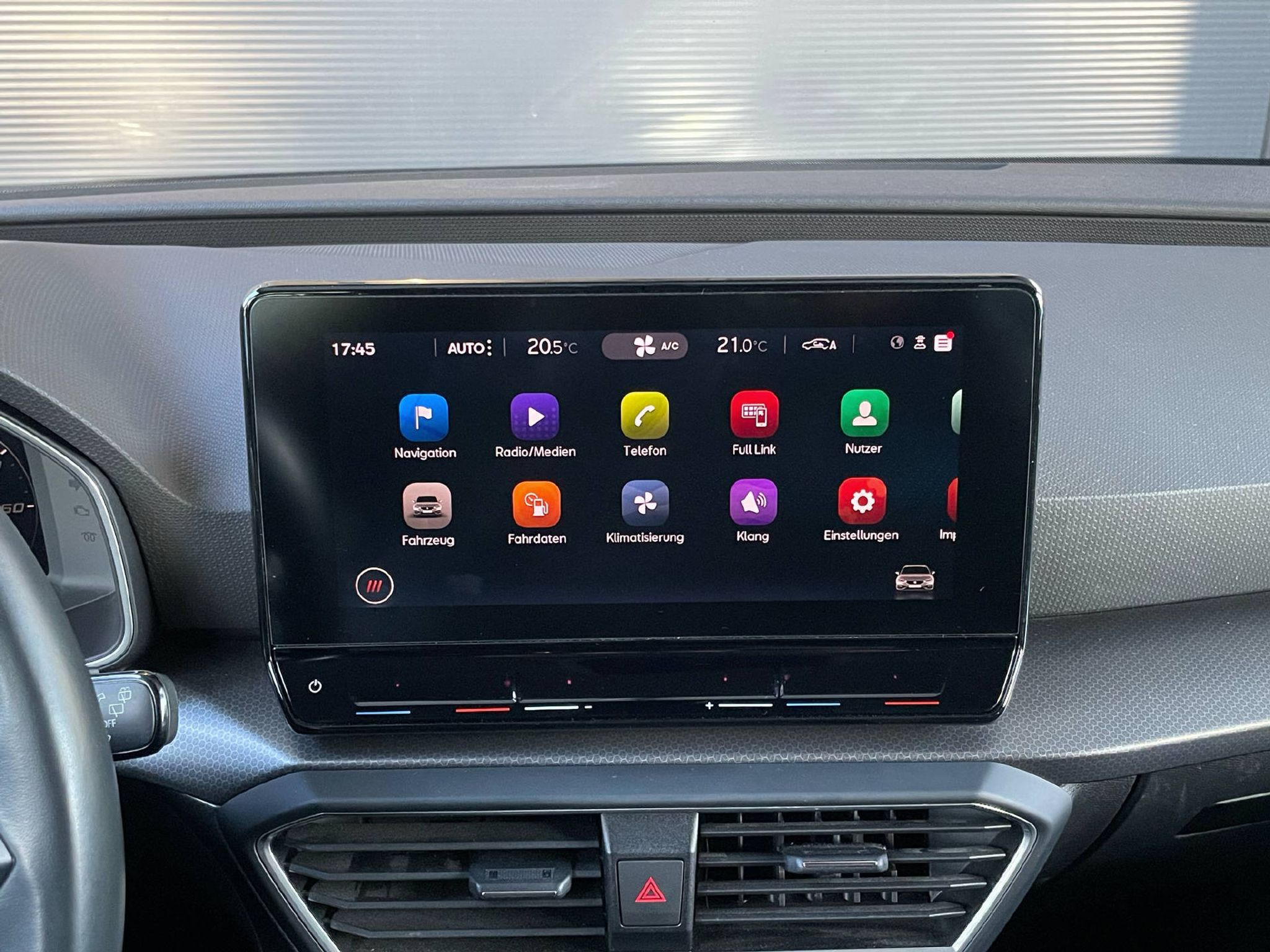 listing desktop thumbnail image 14