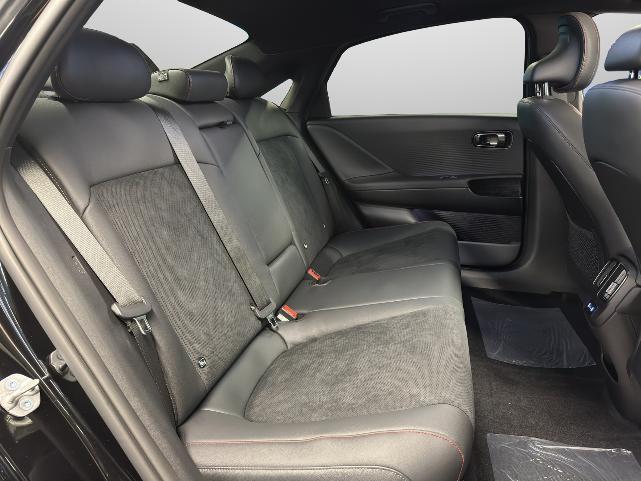 listing desktop thumbnail image 12