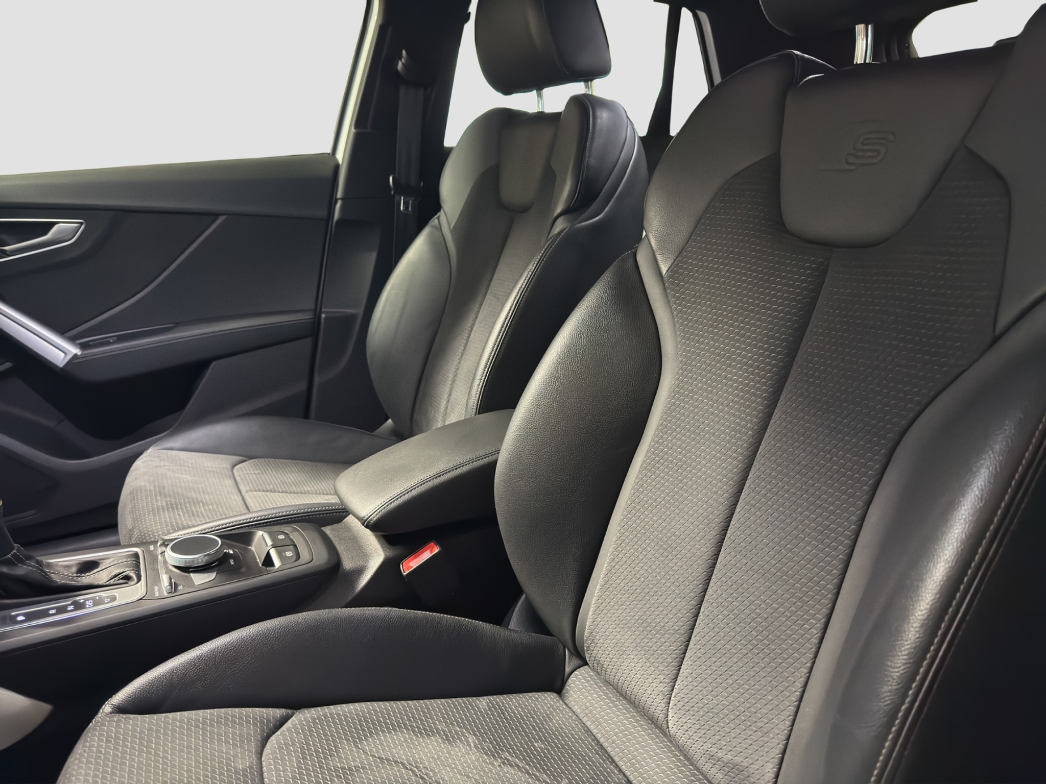 listing desktop thumbnail image 9