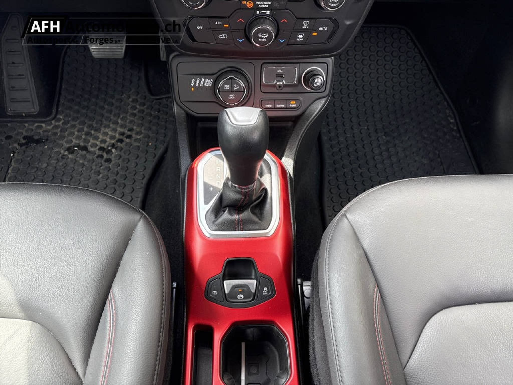 listing desktop thumbnail image 7