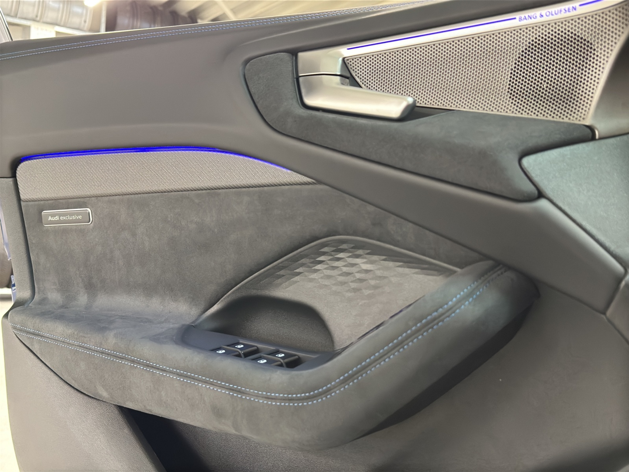 listing desktop thumbnail image 13