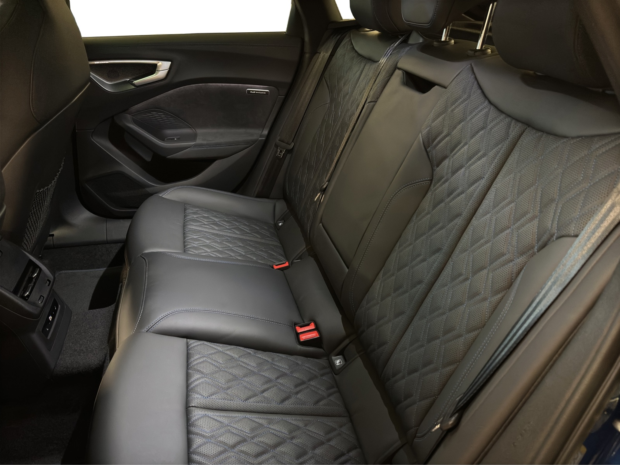 listing desktop thumbnail image 11