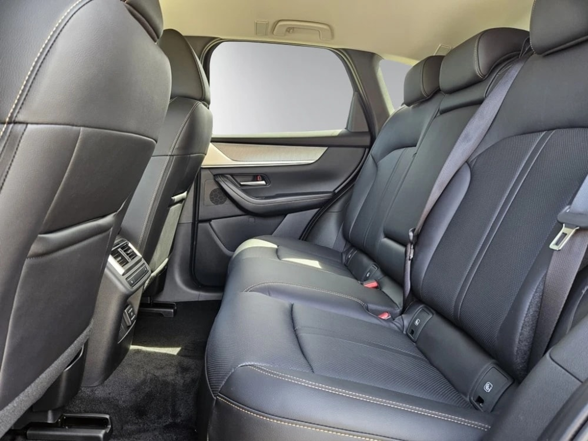 listing desktop thumbnail image 10