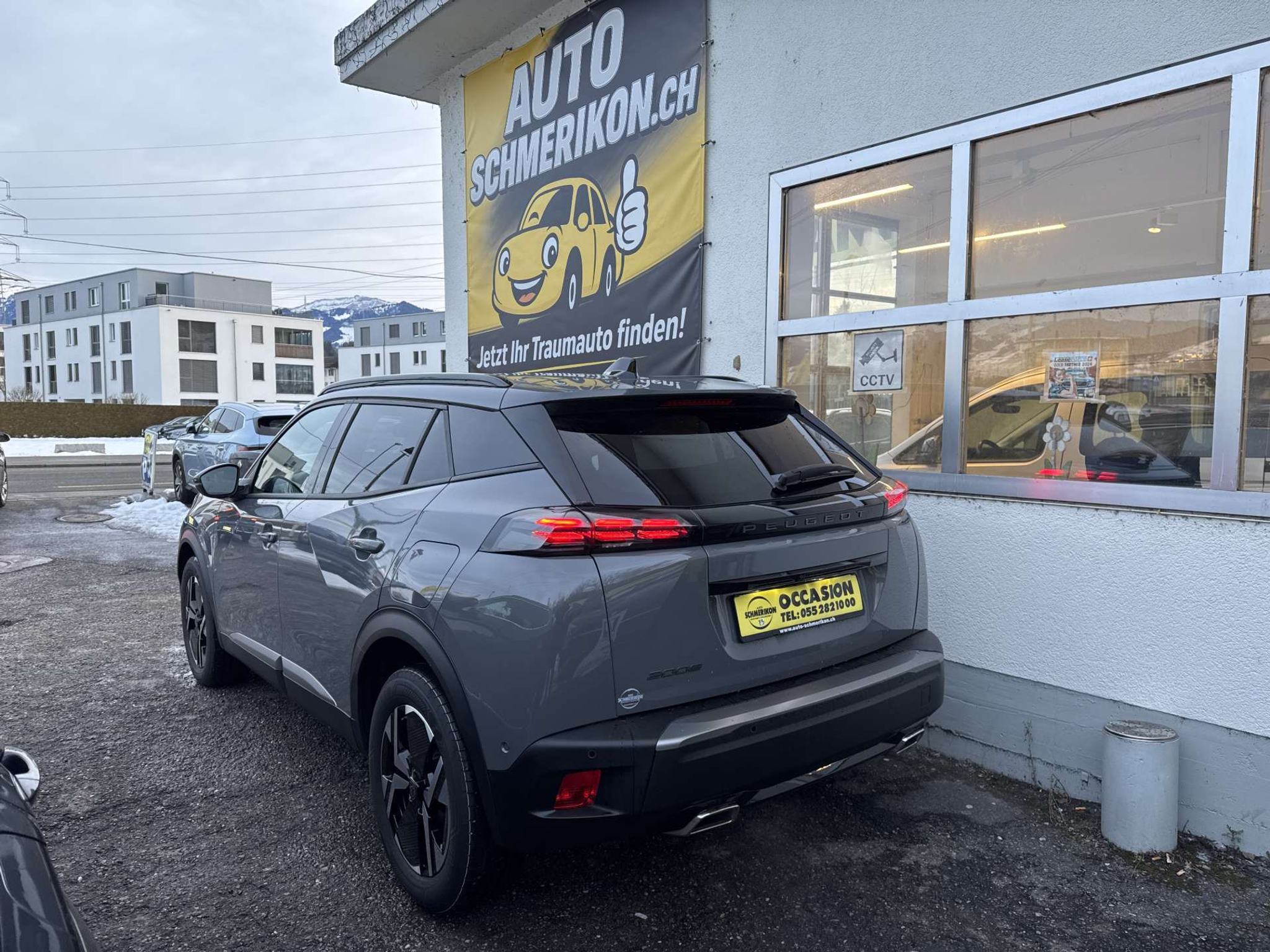 listing desktop thumbnail image 2