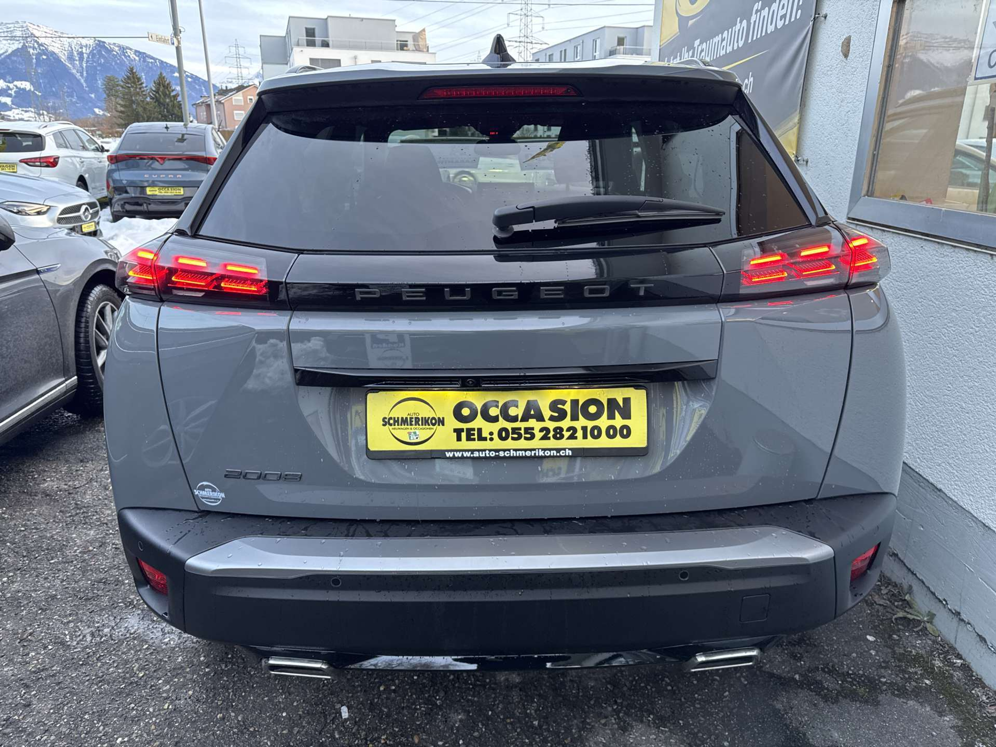 listing desktop thumbnail image 3