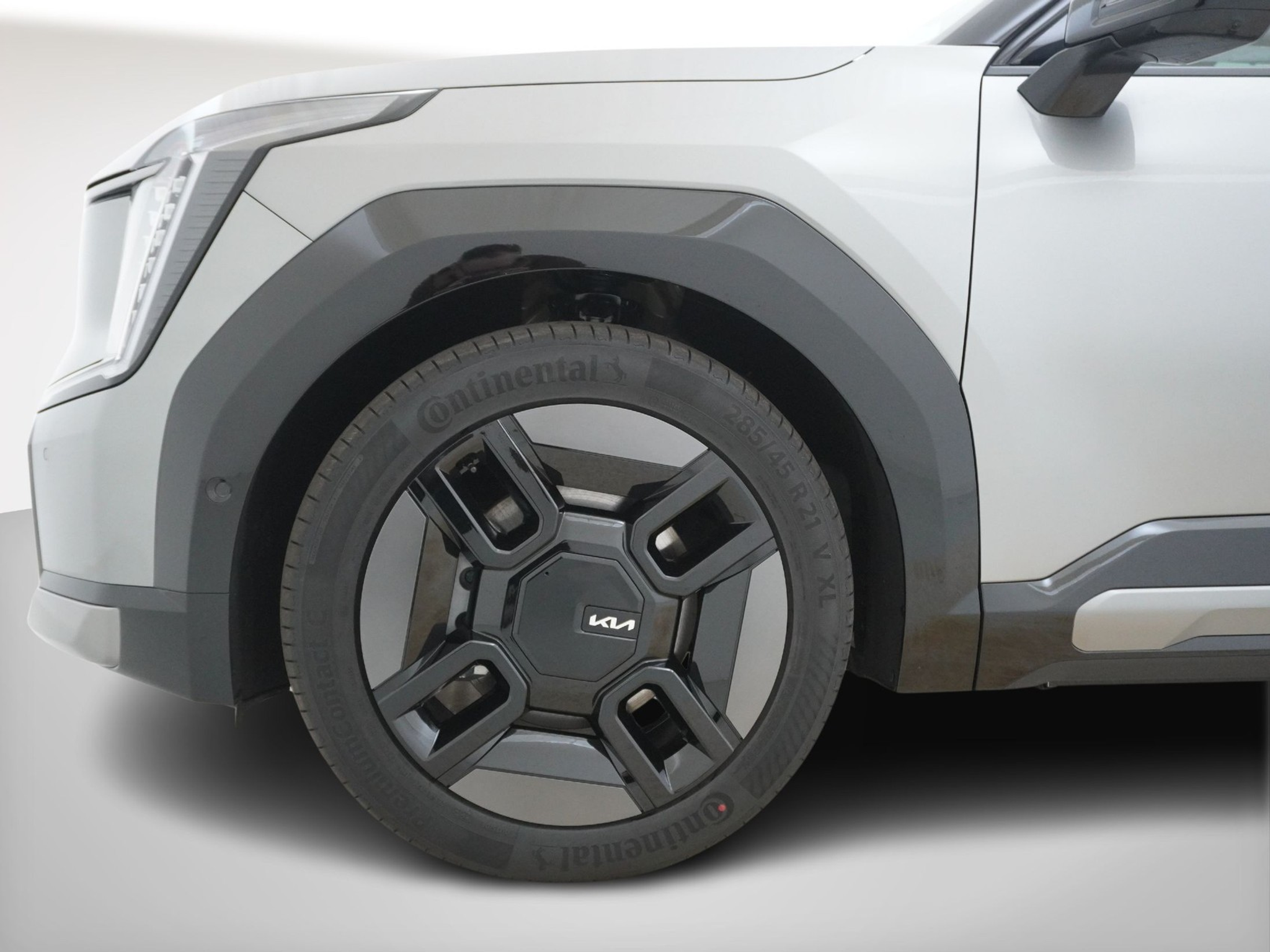 listing desktop thumbnail image 9