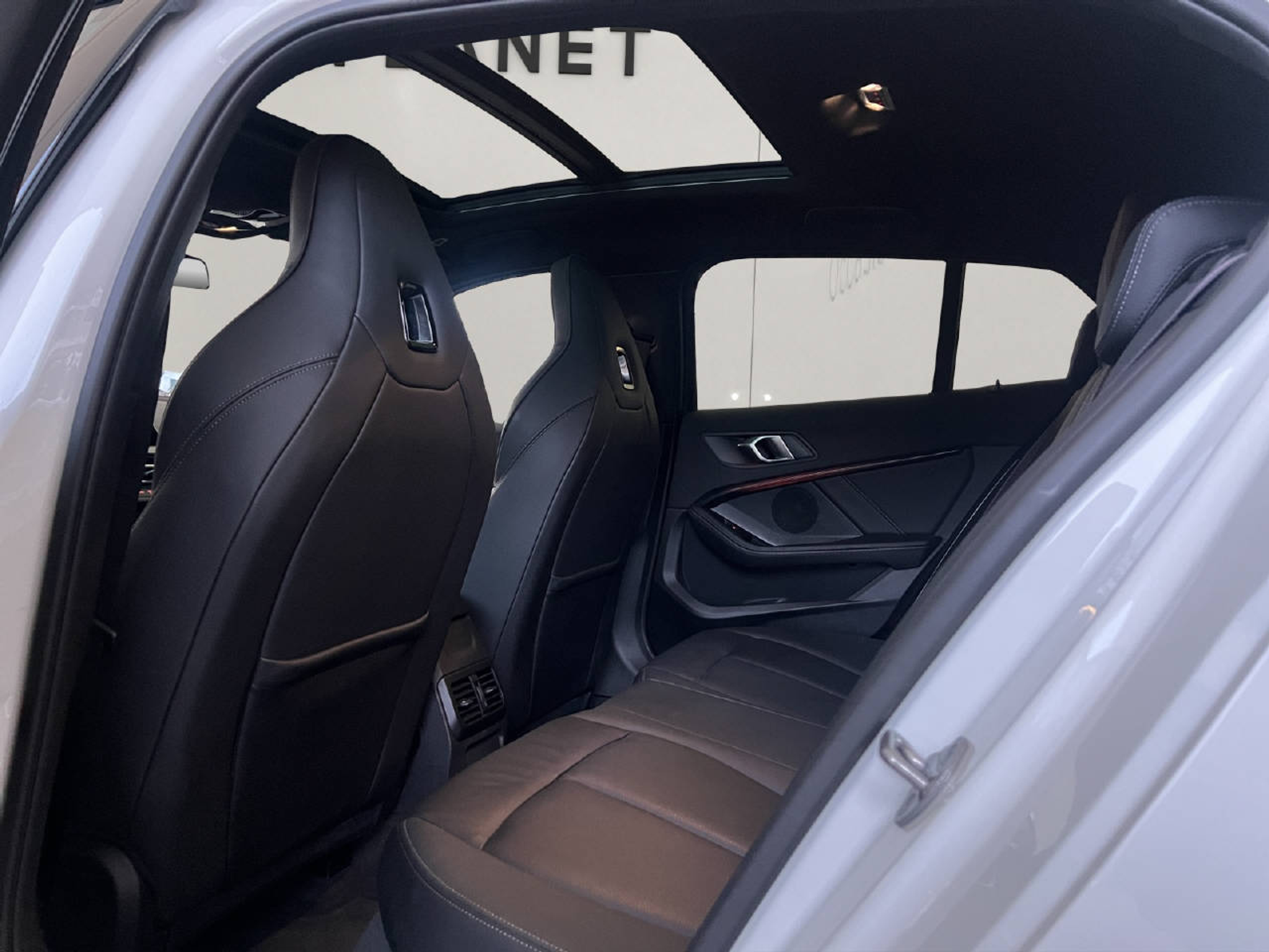 listing desktop thumbnail image 20