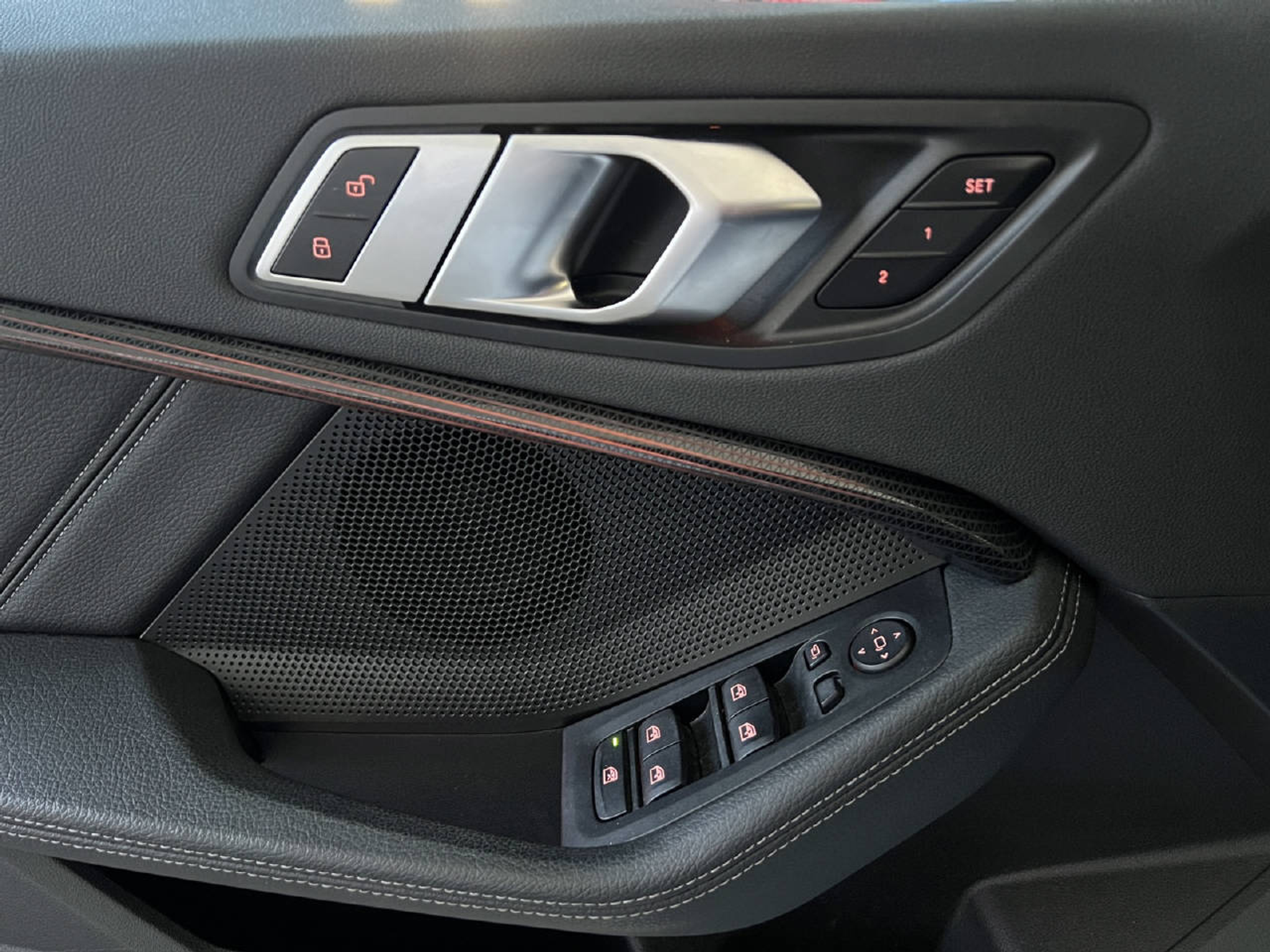 listing desktop thumbnail image 19