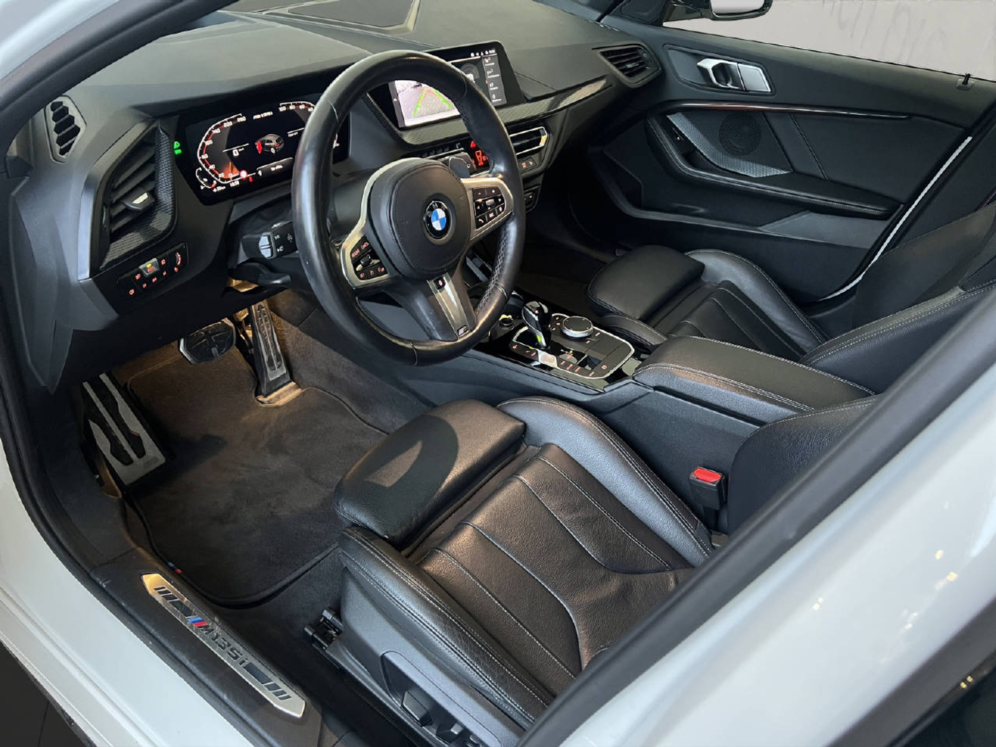 listing desktop thumbnail image 10