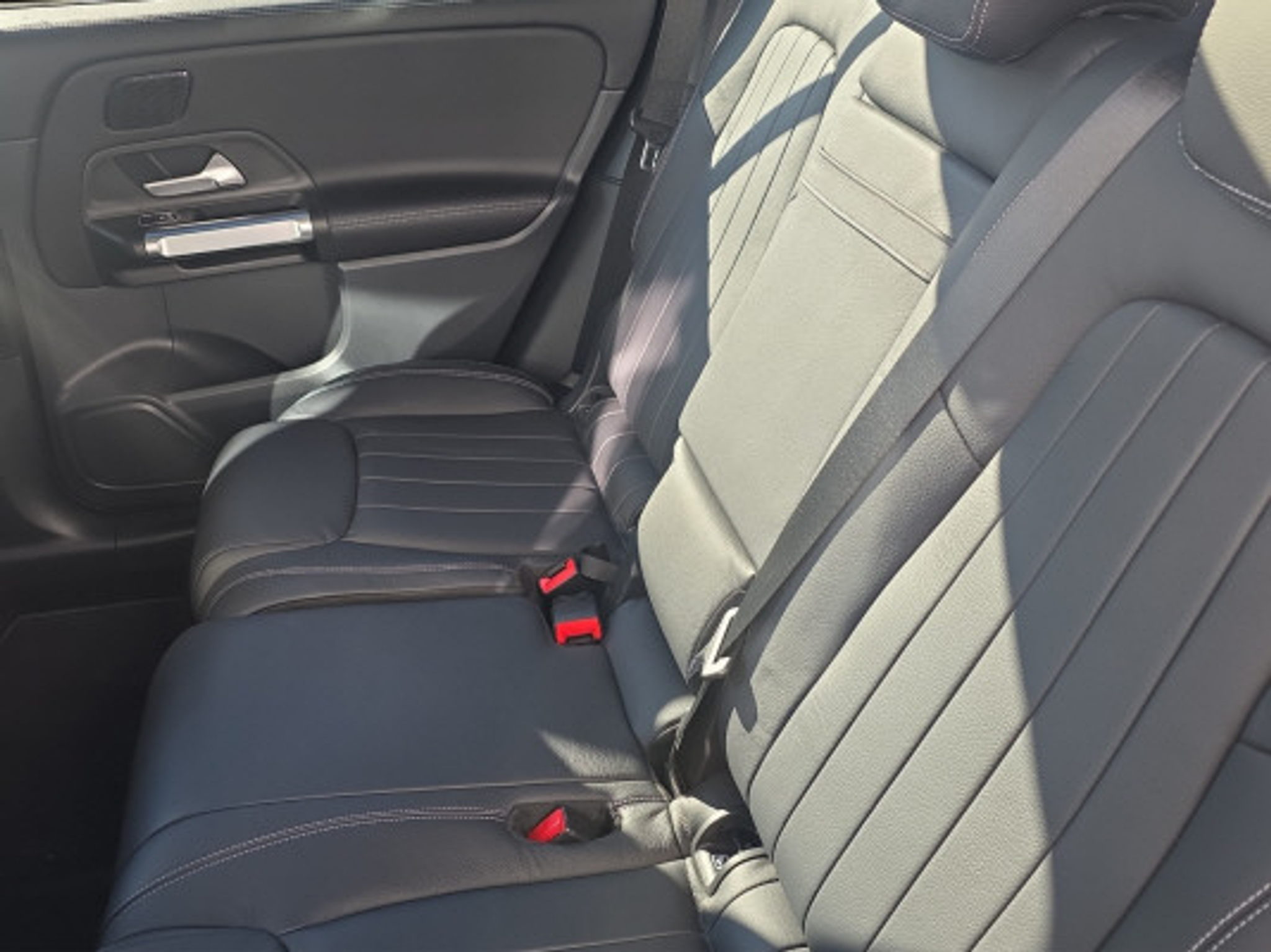 listing desktop thumbnail image 8