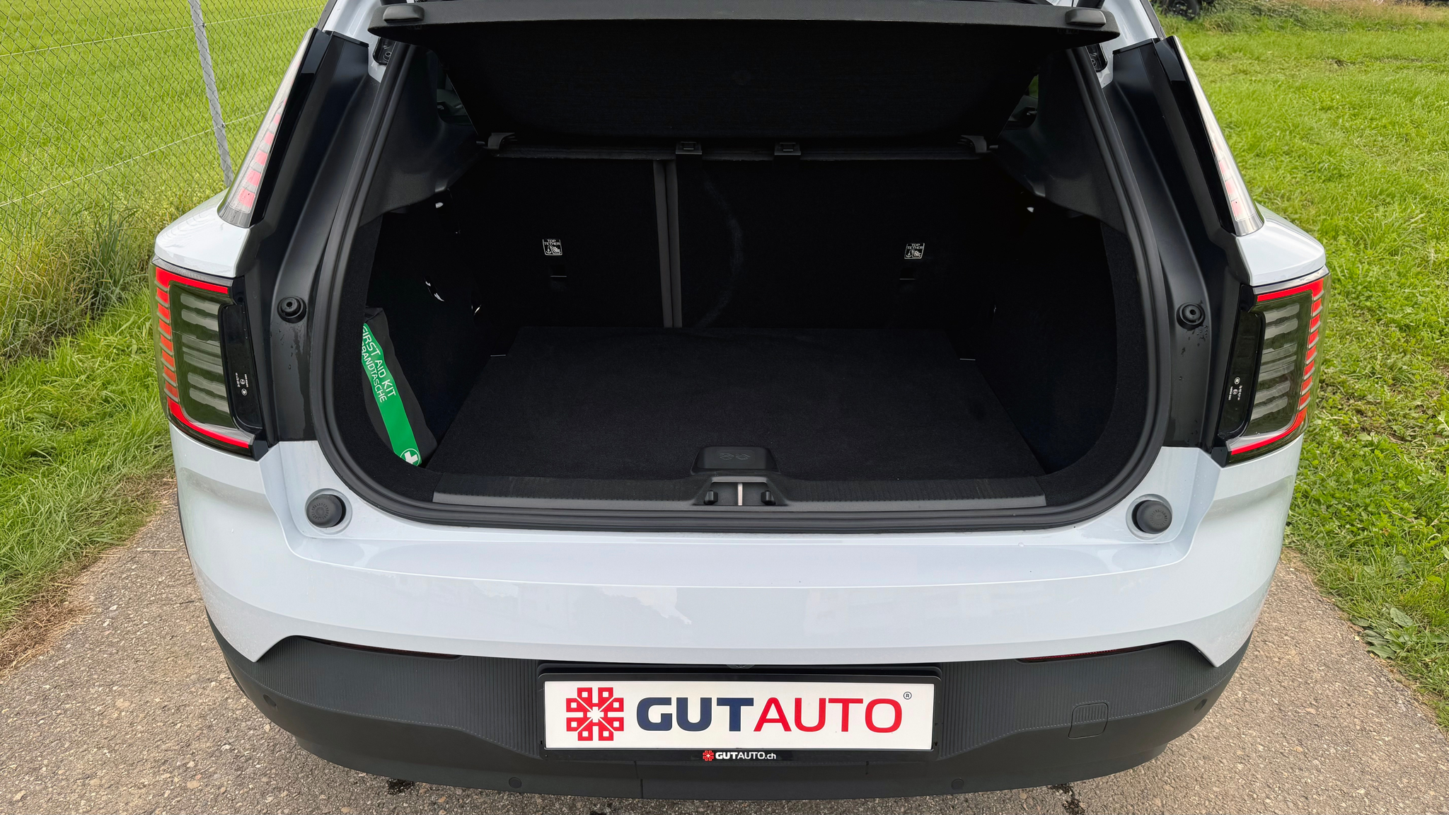 listing desktop thumbnail image 12