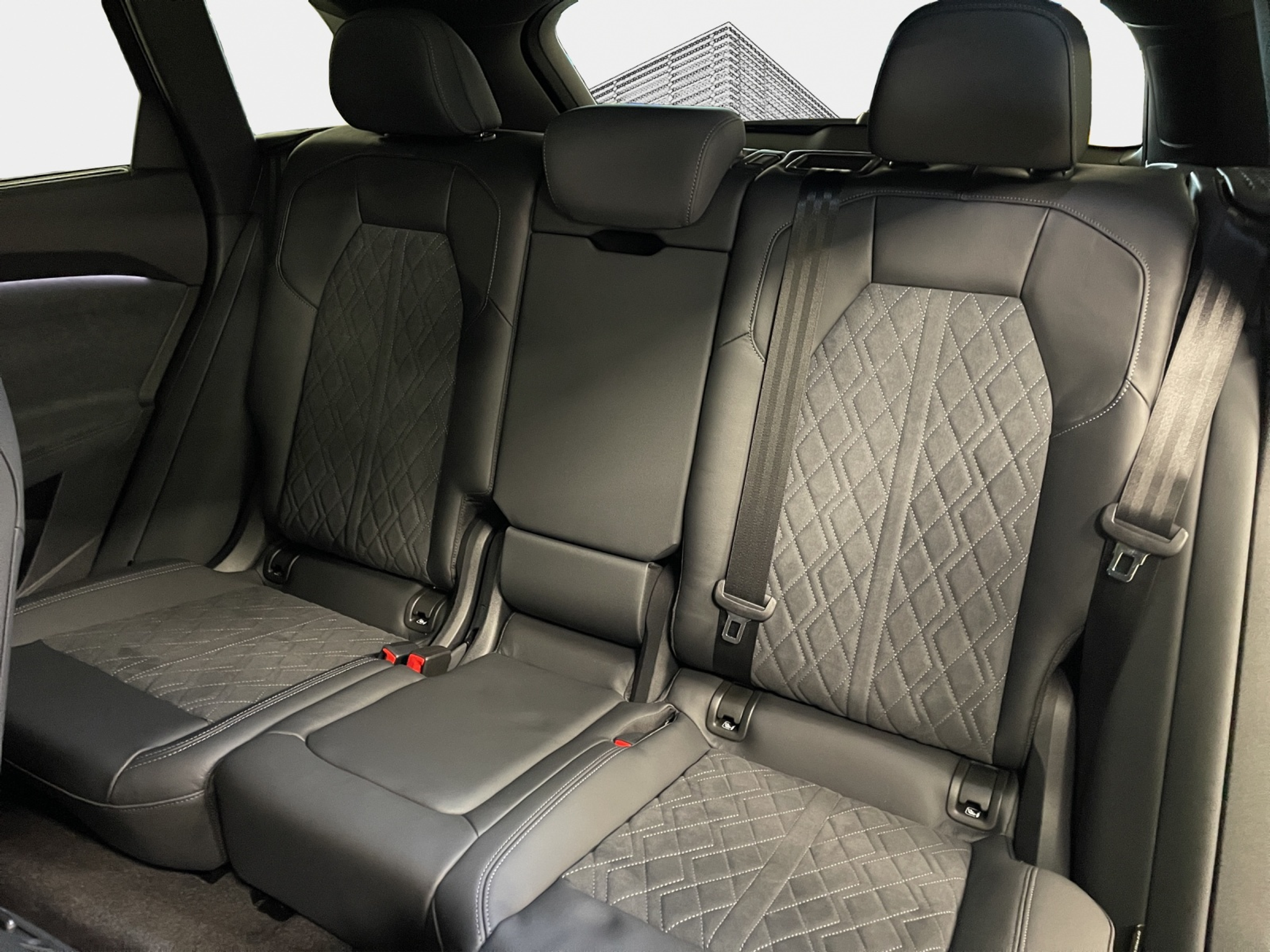 listing desktop thumbnail image 11