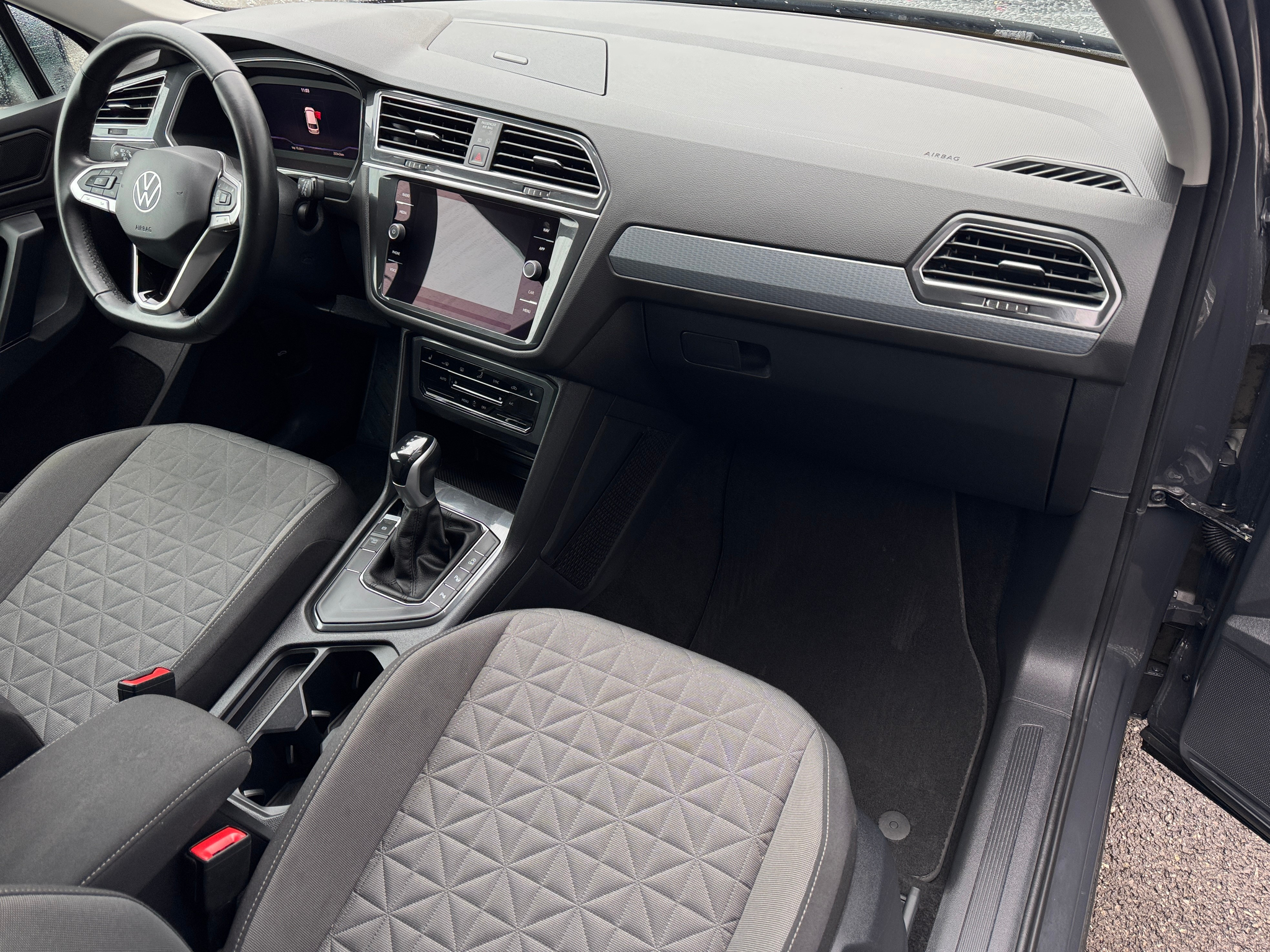 listing desktop thumbnail image 6