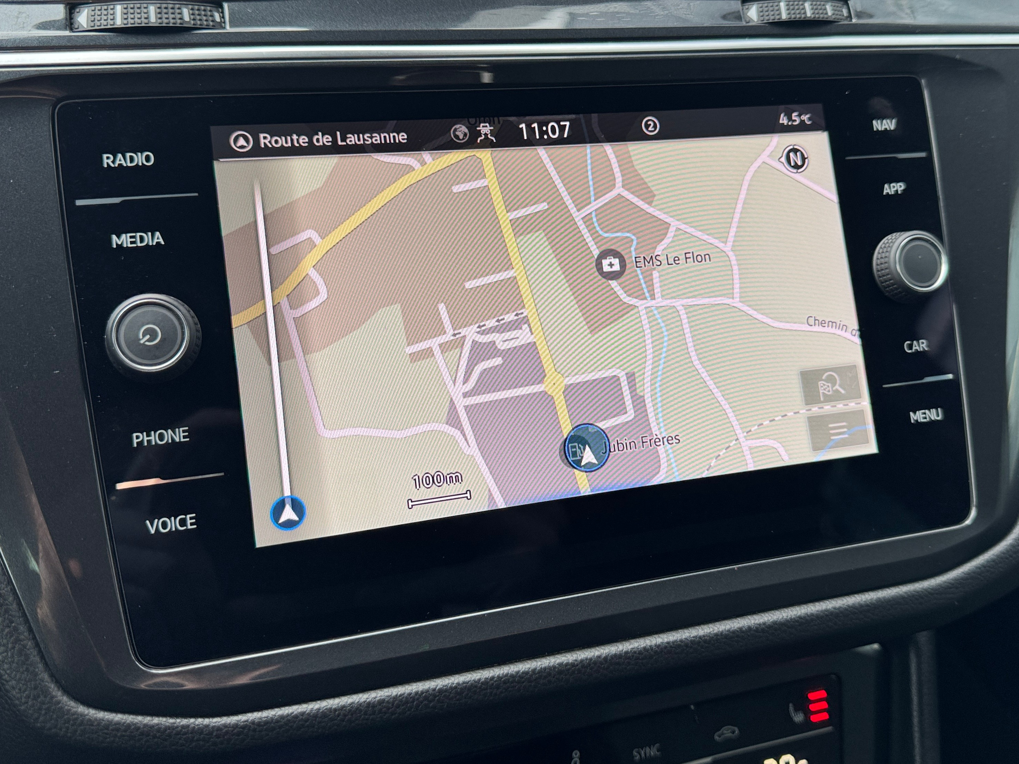 listing desktop thumbnail image 17