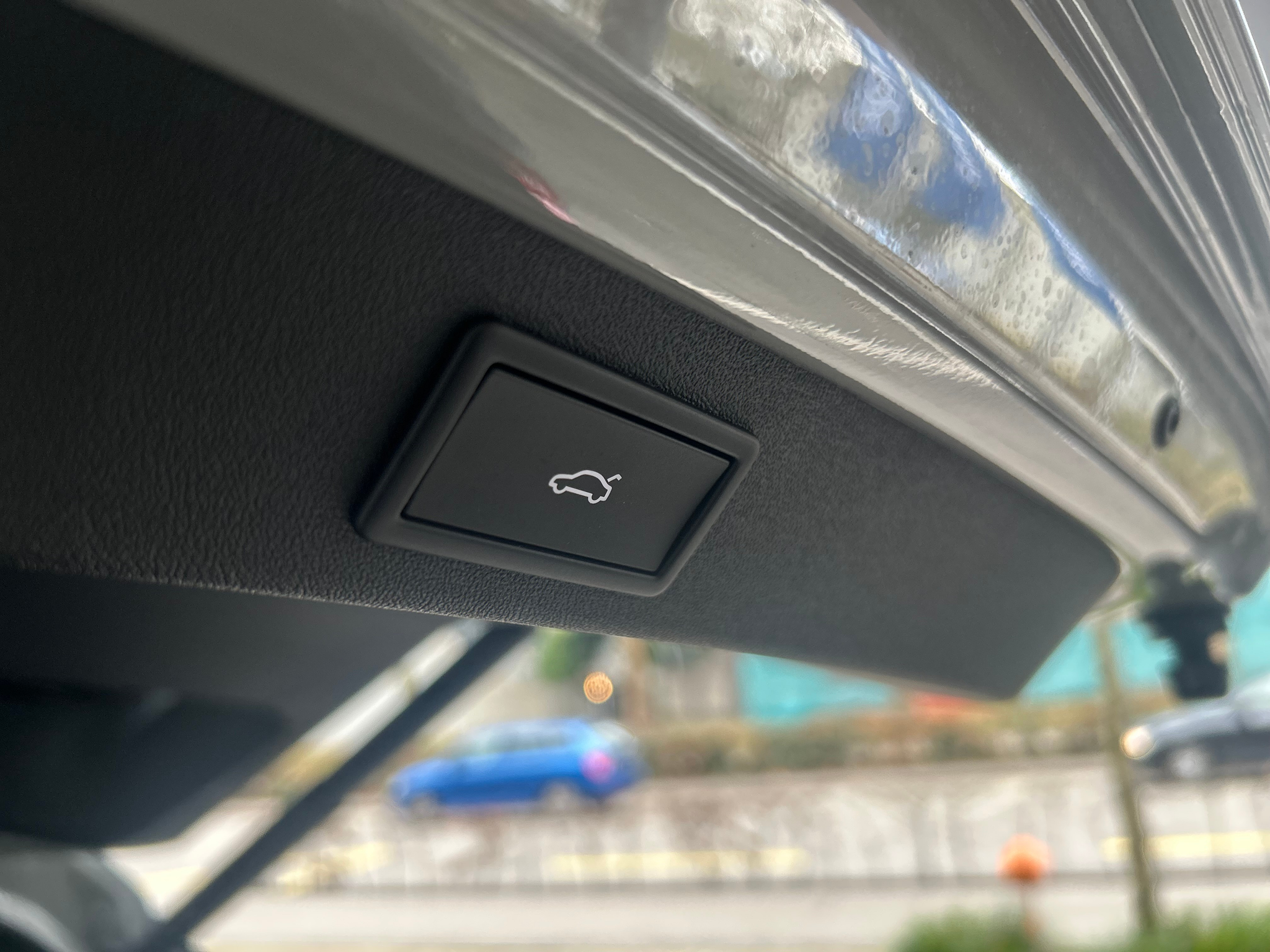 listing desktop thumbnail image 12