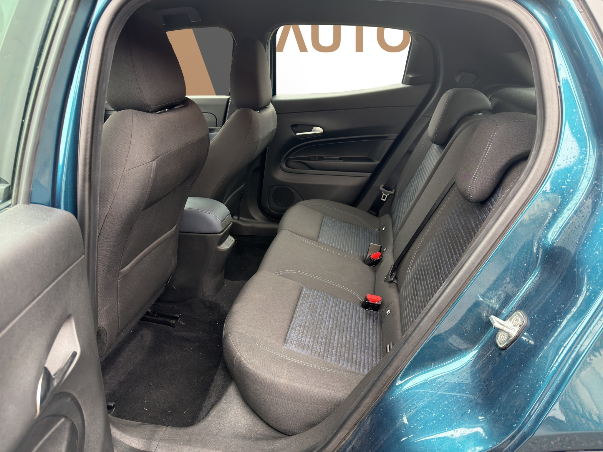 listing desktop thumbnail image 12