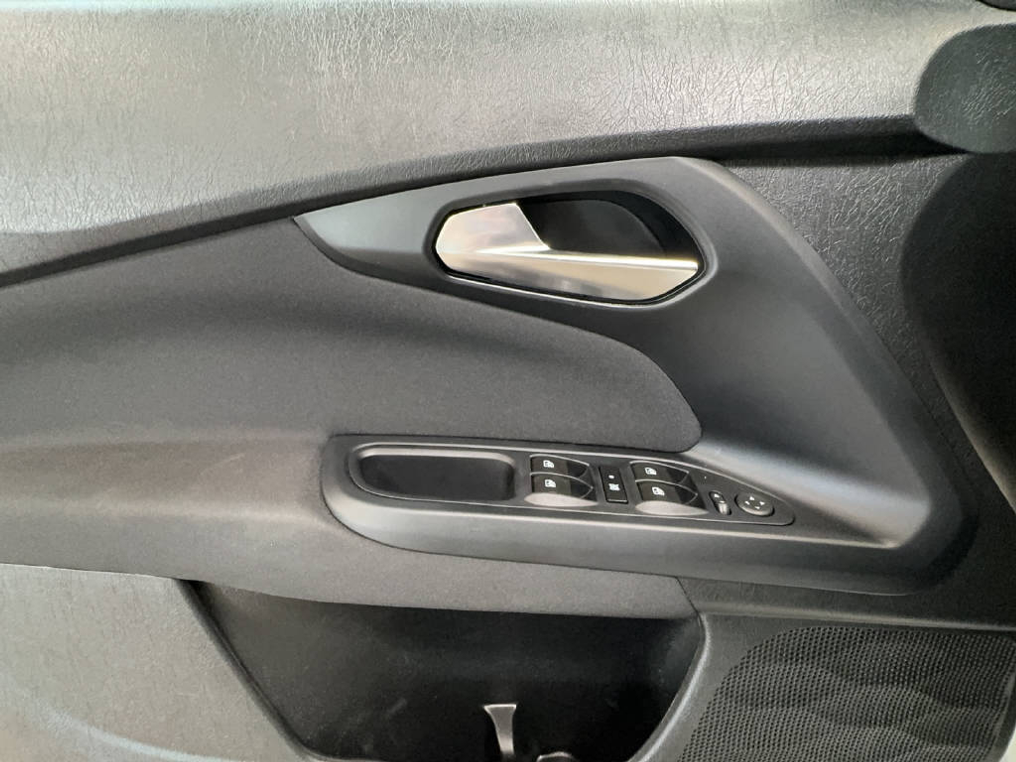 listing desktop thumbnail image 13