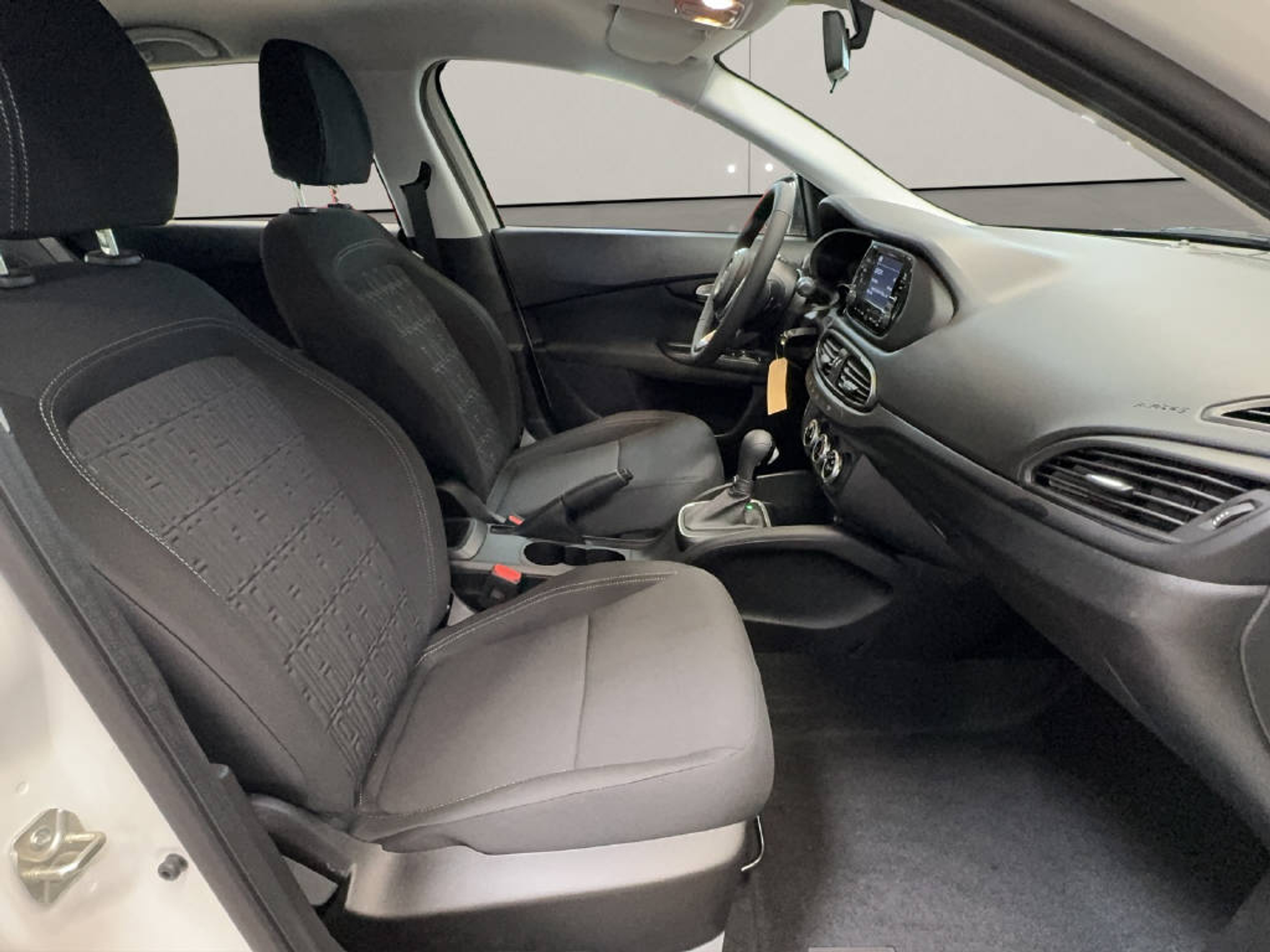 listing desktop thumbnail image 11