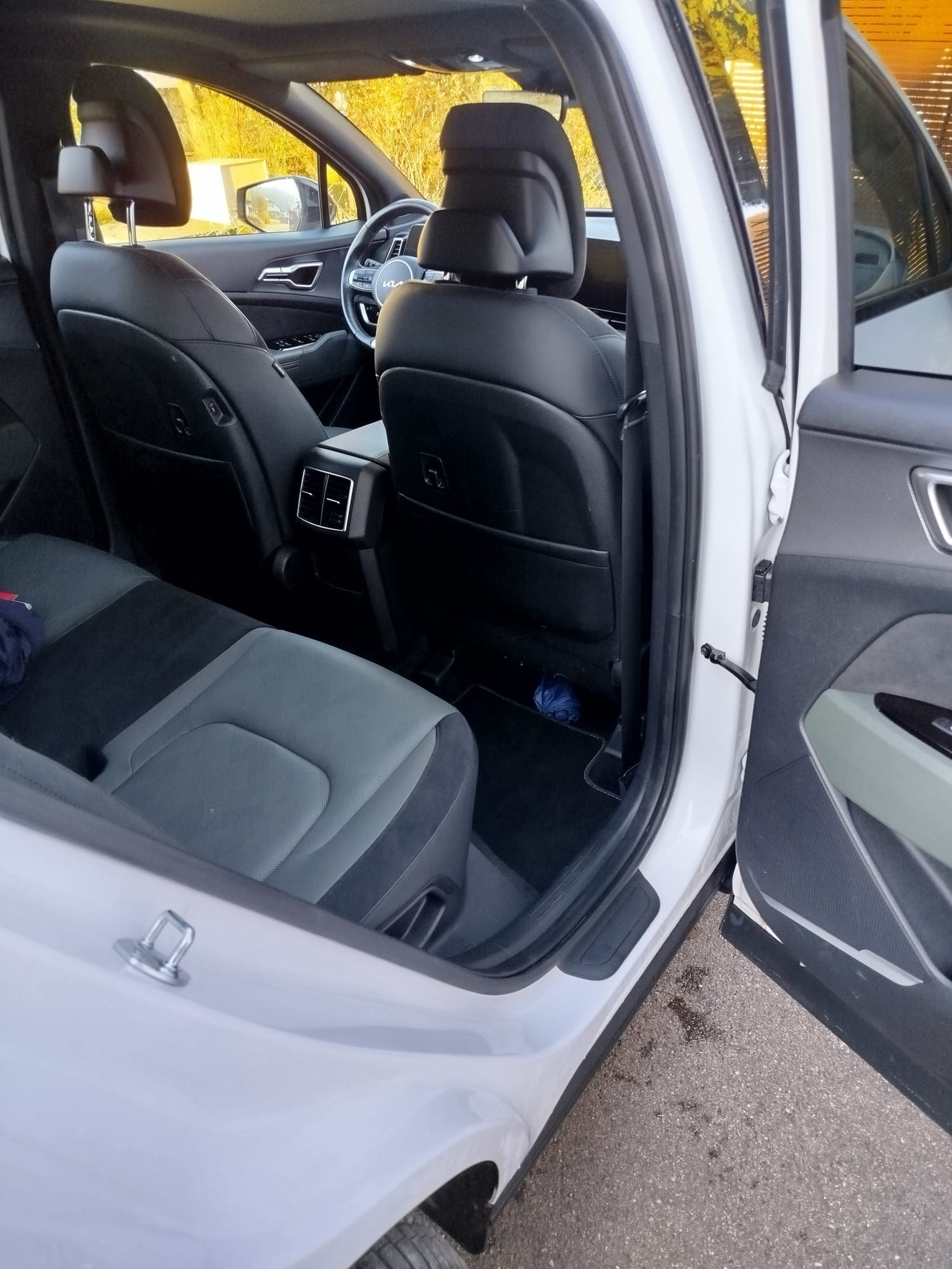 listing desktop thumbnail image 10