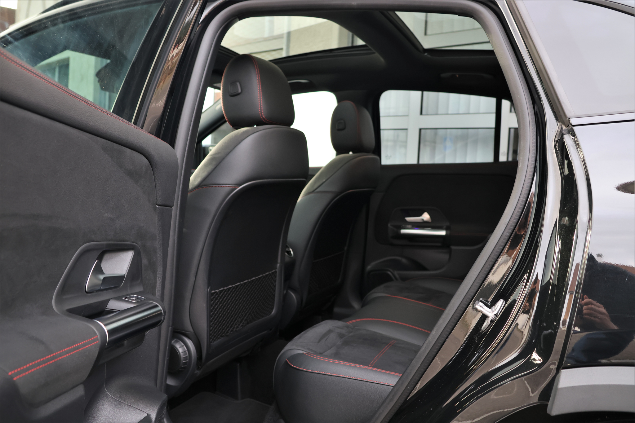 listing desktop thumbnail image 11