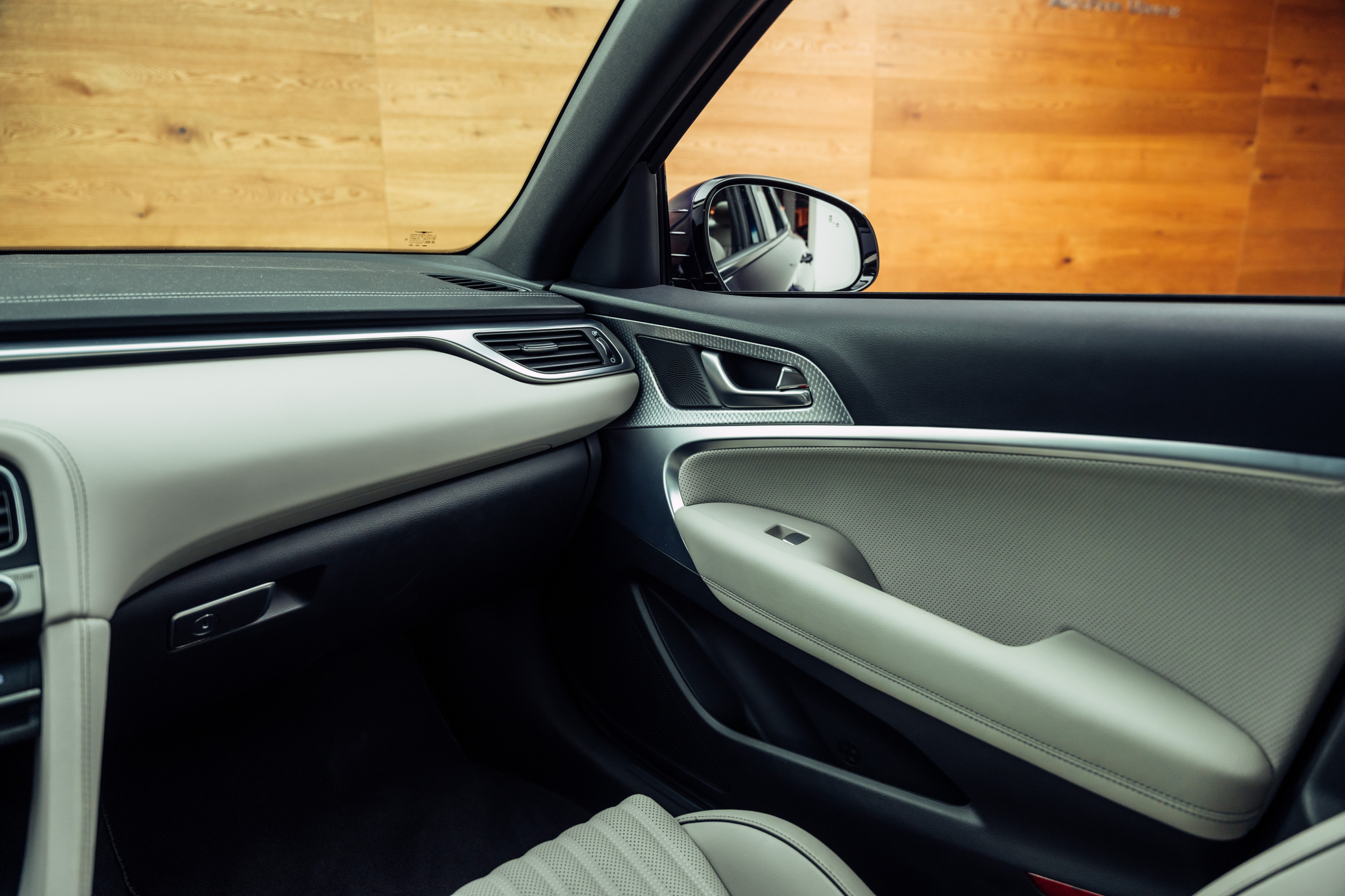 listing desktop thumbnail image 9