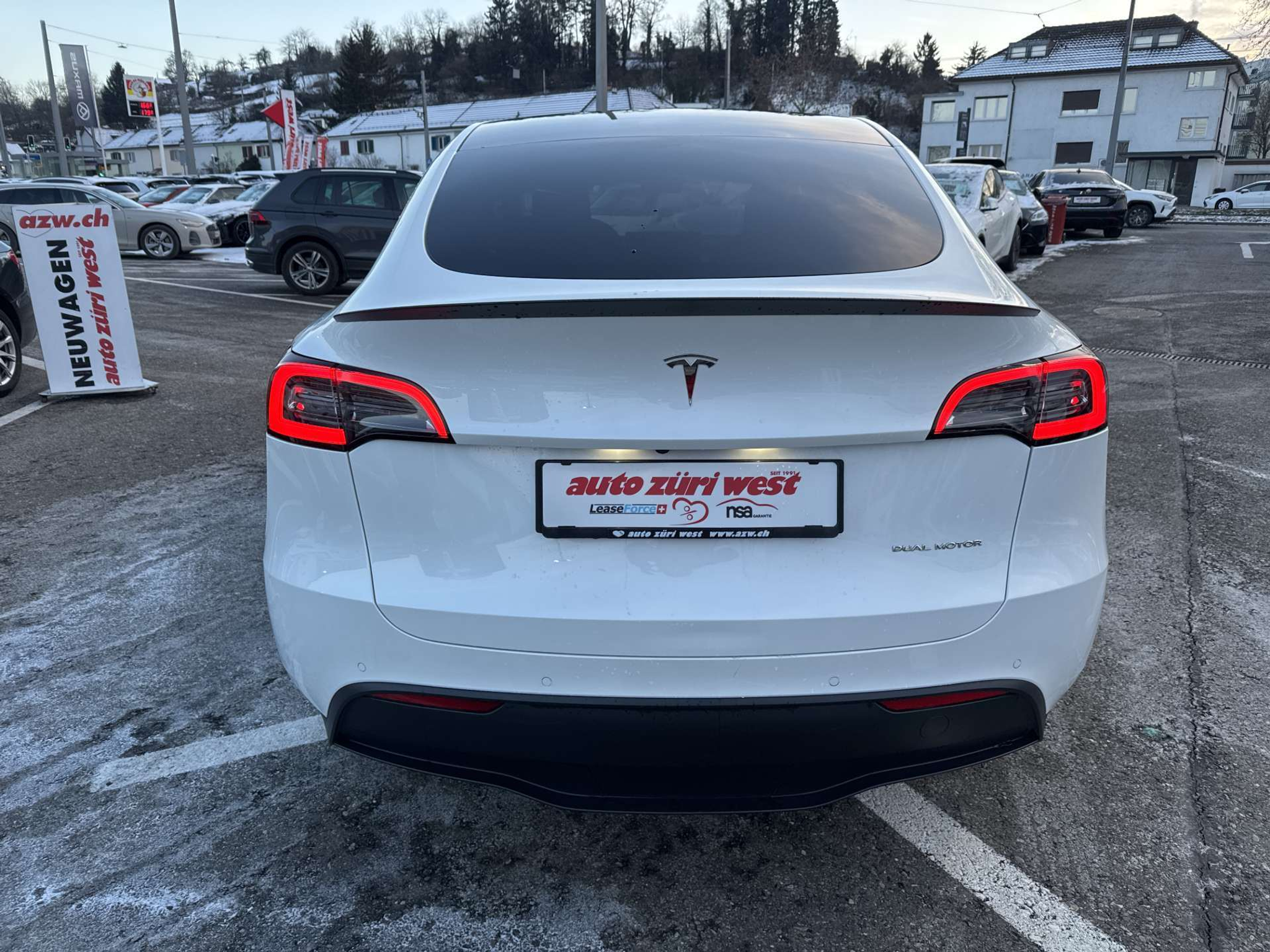 listing desktop thumbnail image 10