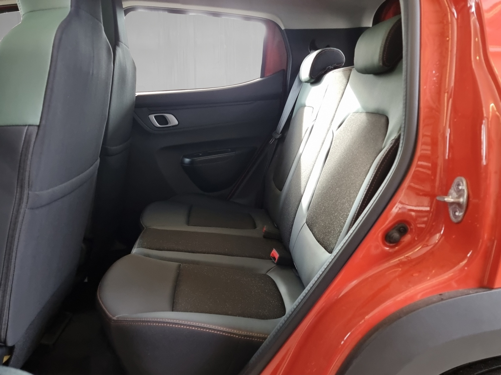 listing desktop thumbnail image 7