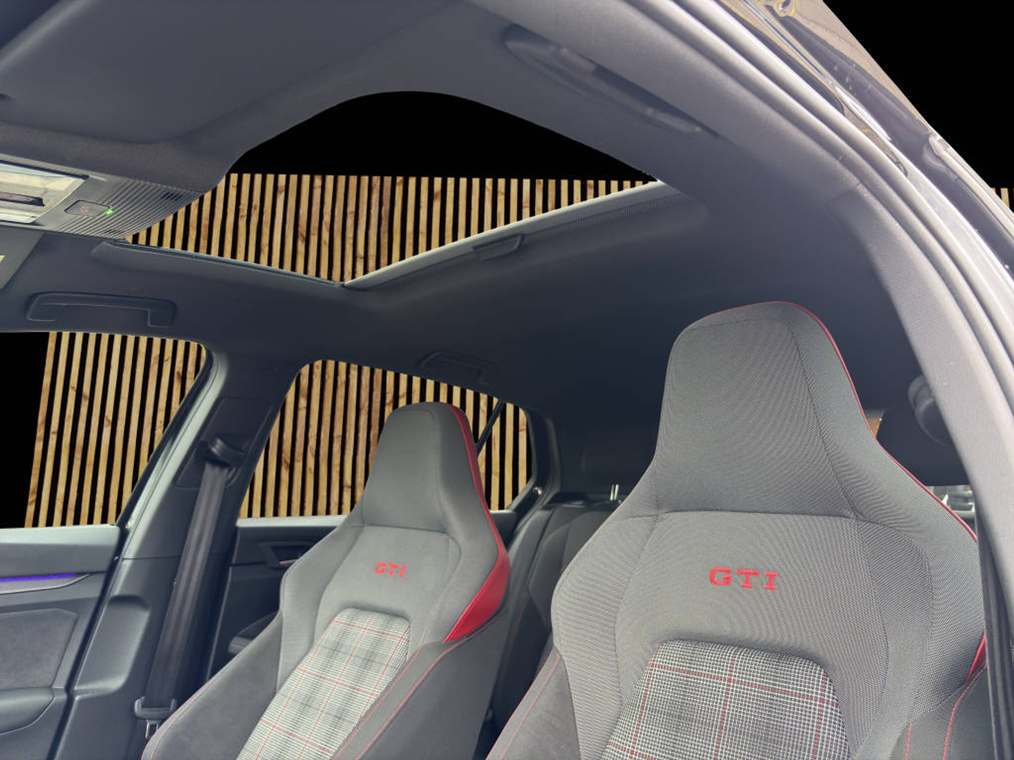 listing desktop thumbnail image 16