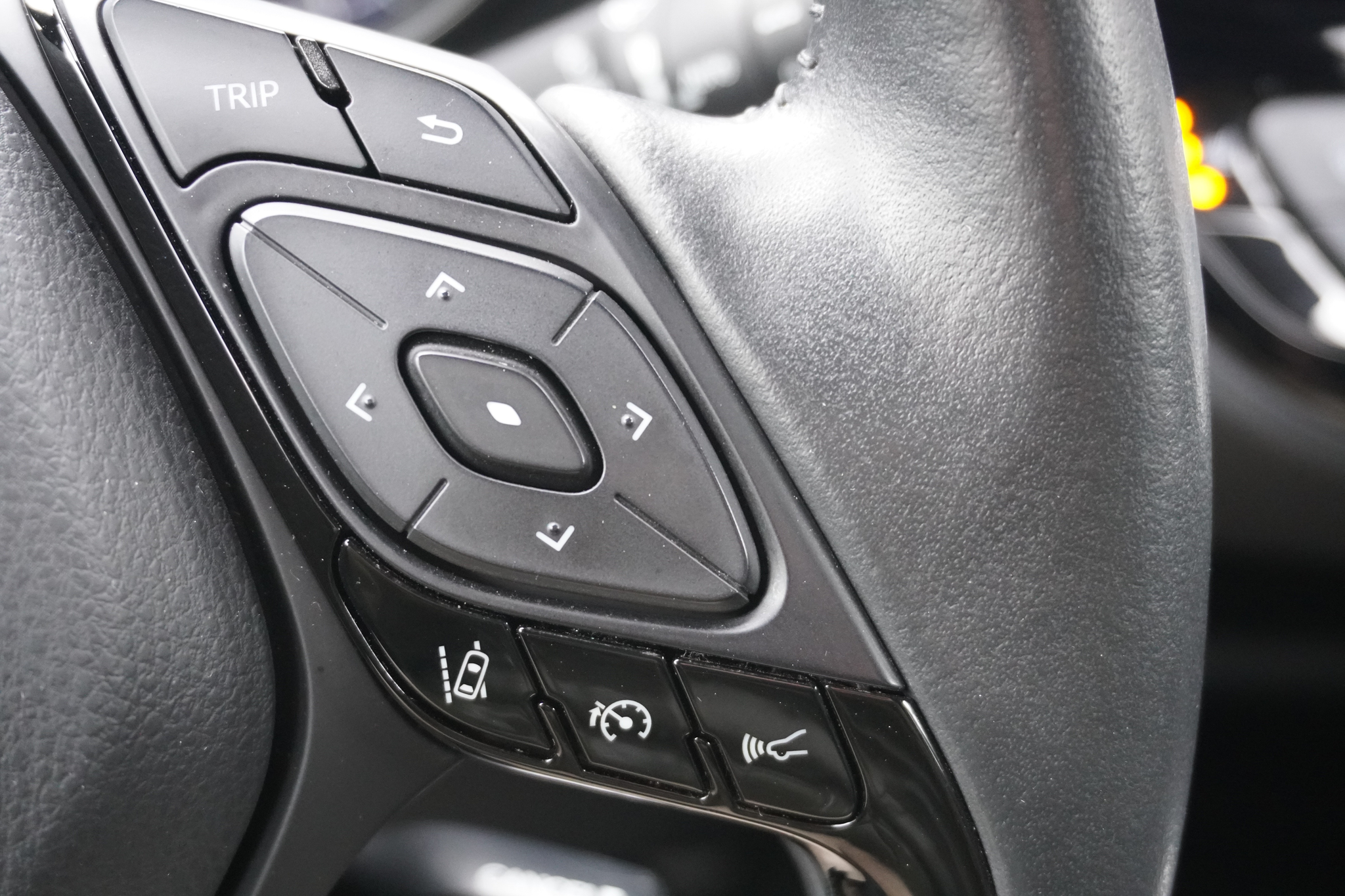 listing desktop thumbnail image 18