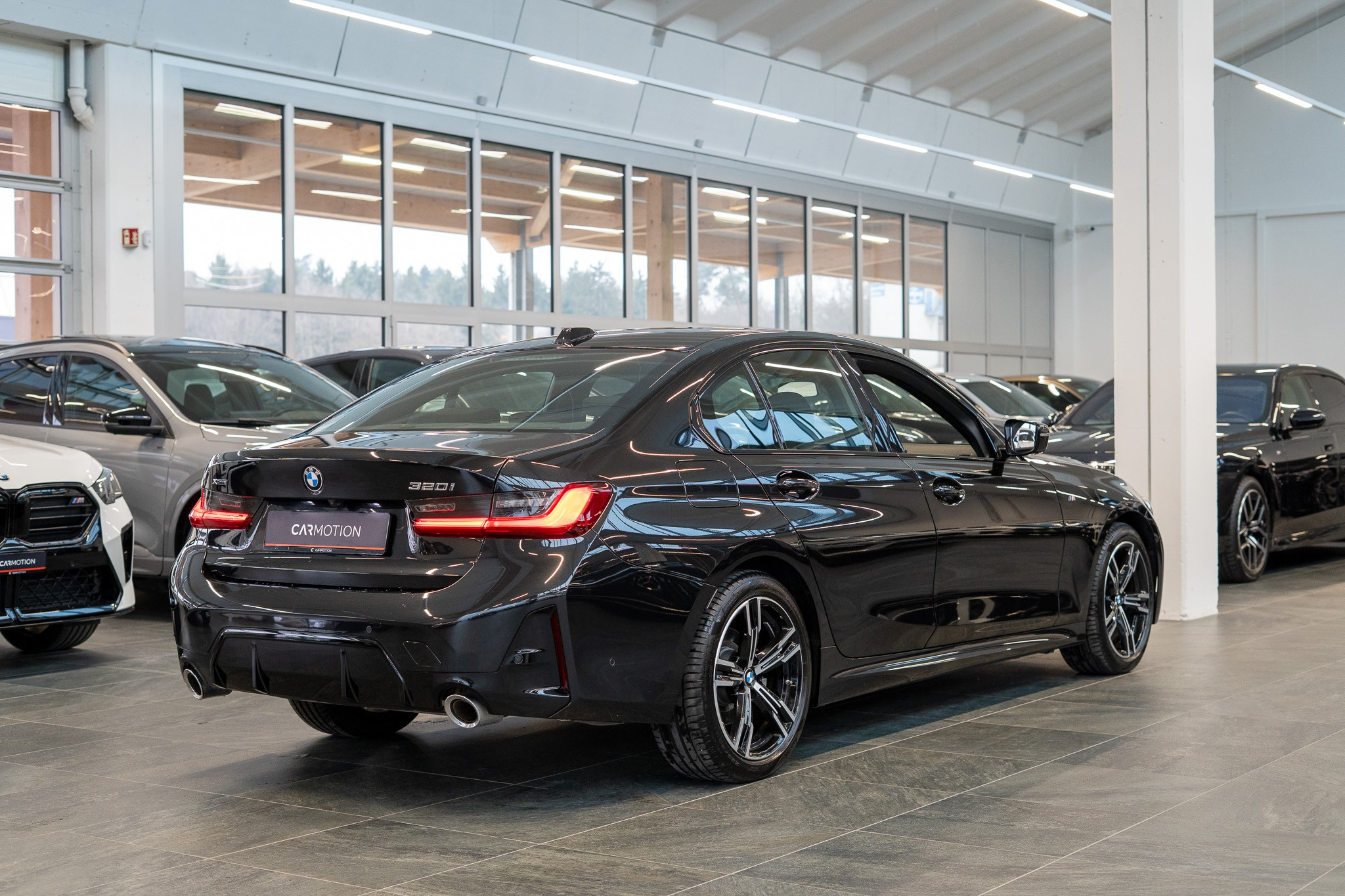 listing desktop thumbnail image 3