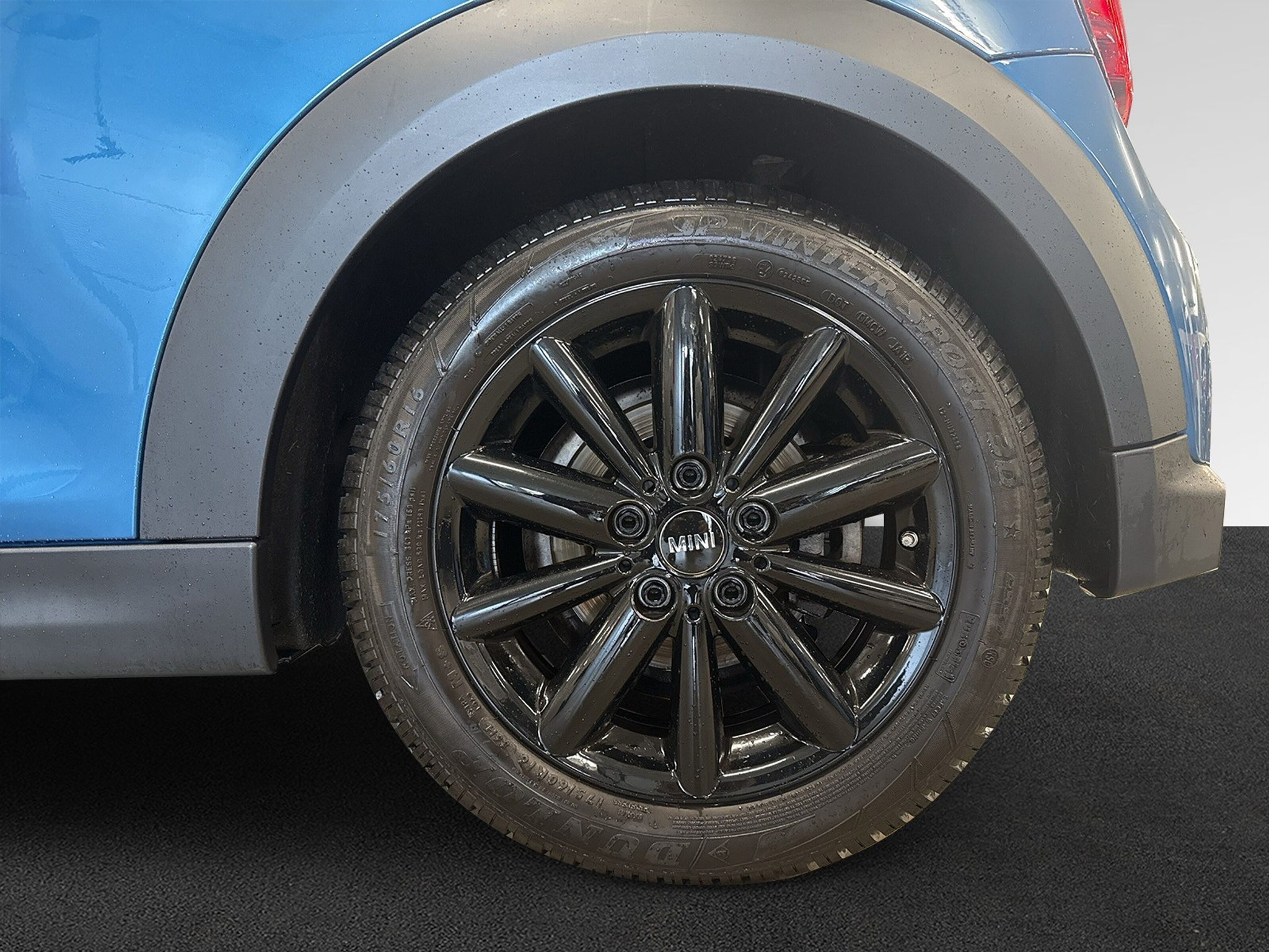 listing desktop thumbnail image 8