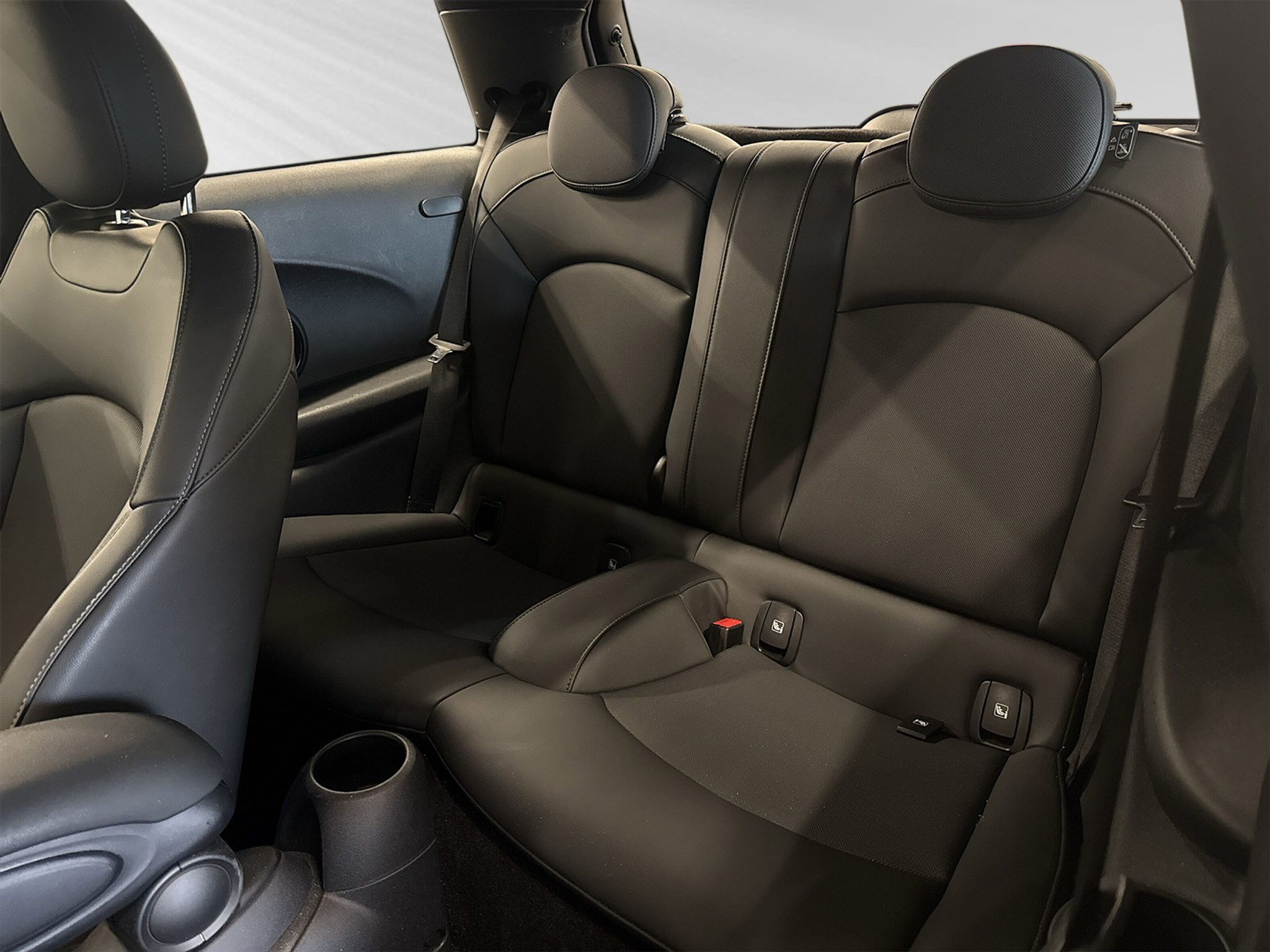 listing desktop thumbnail image 6