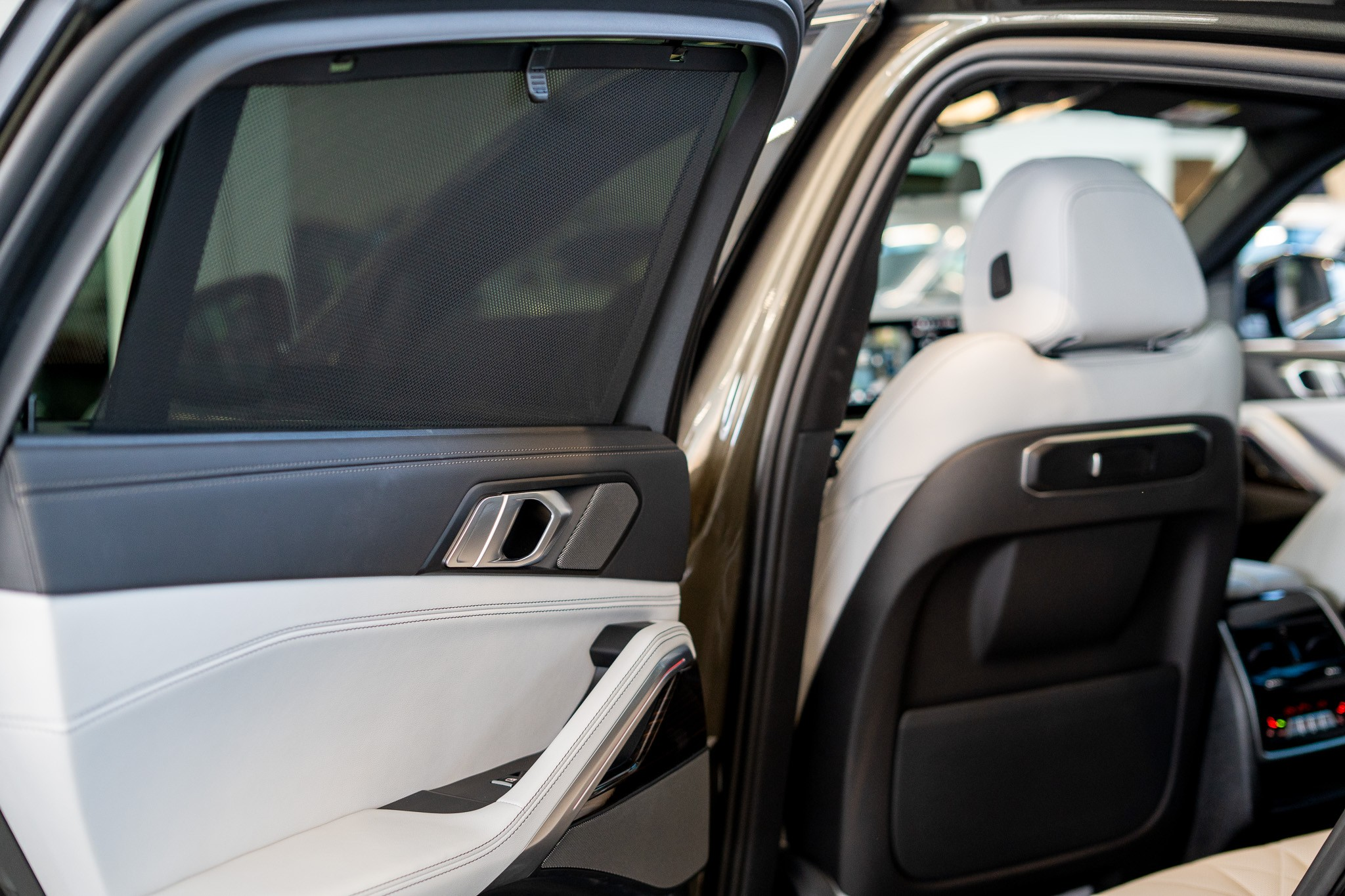 listing desktop thumbnail image 17