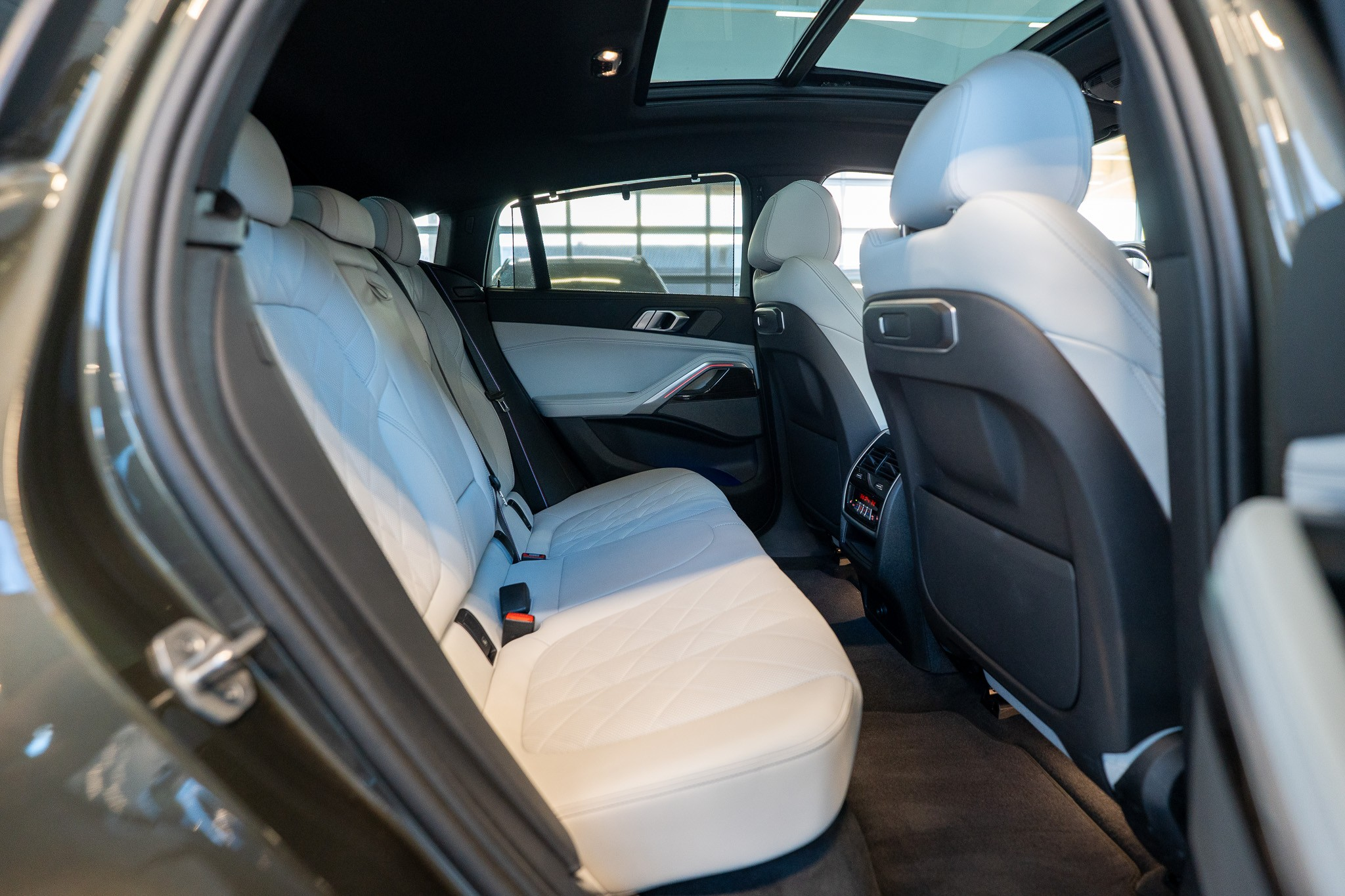 listing desktop thumbnail image 21