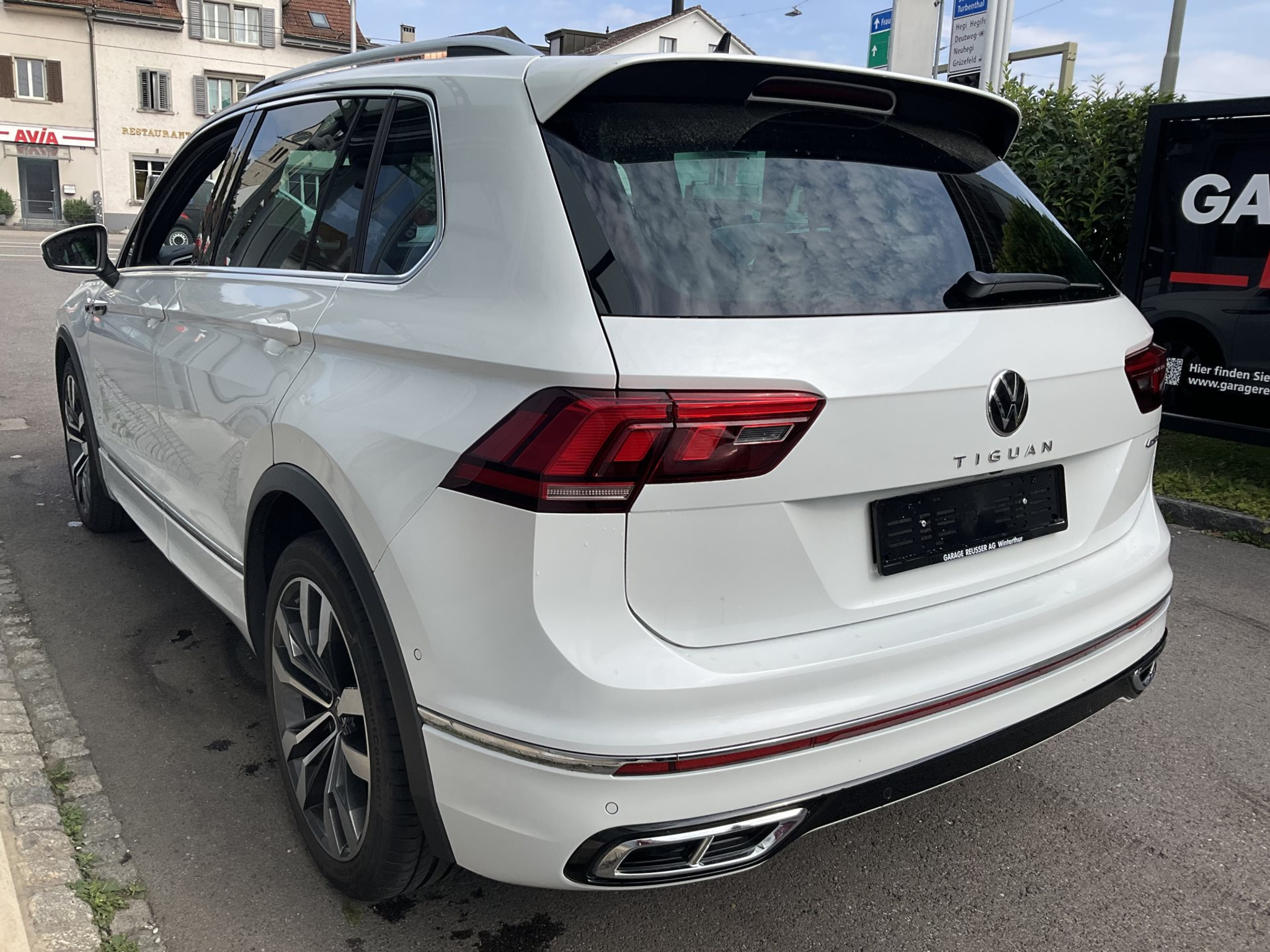 listing desktop thumbnail image 5