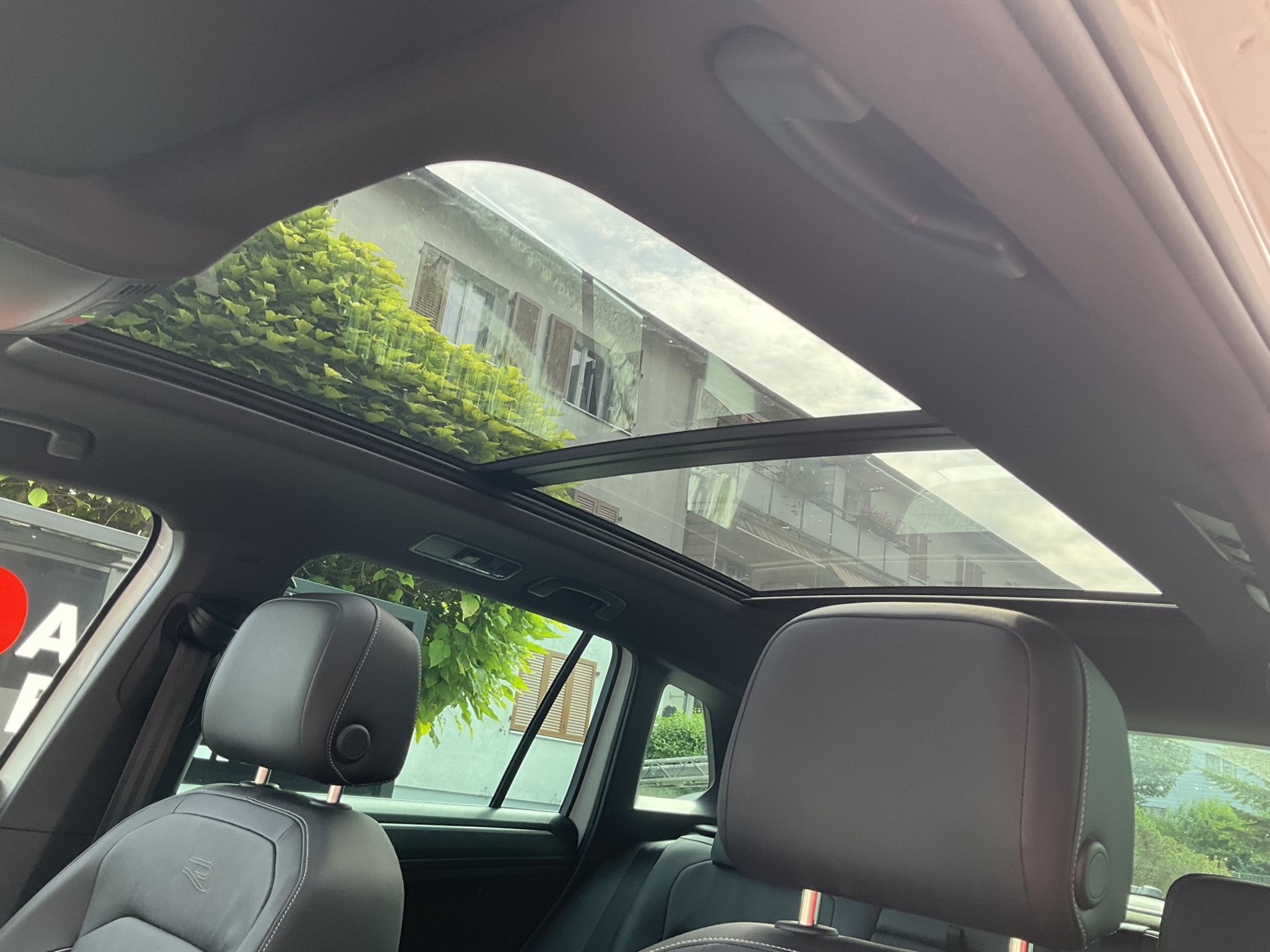 listing desktop thumbnail image 8