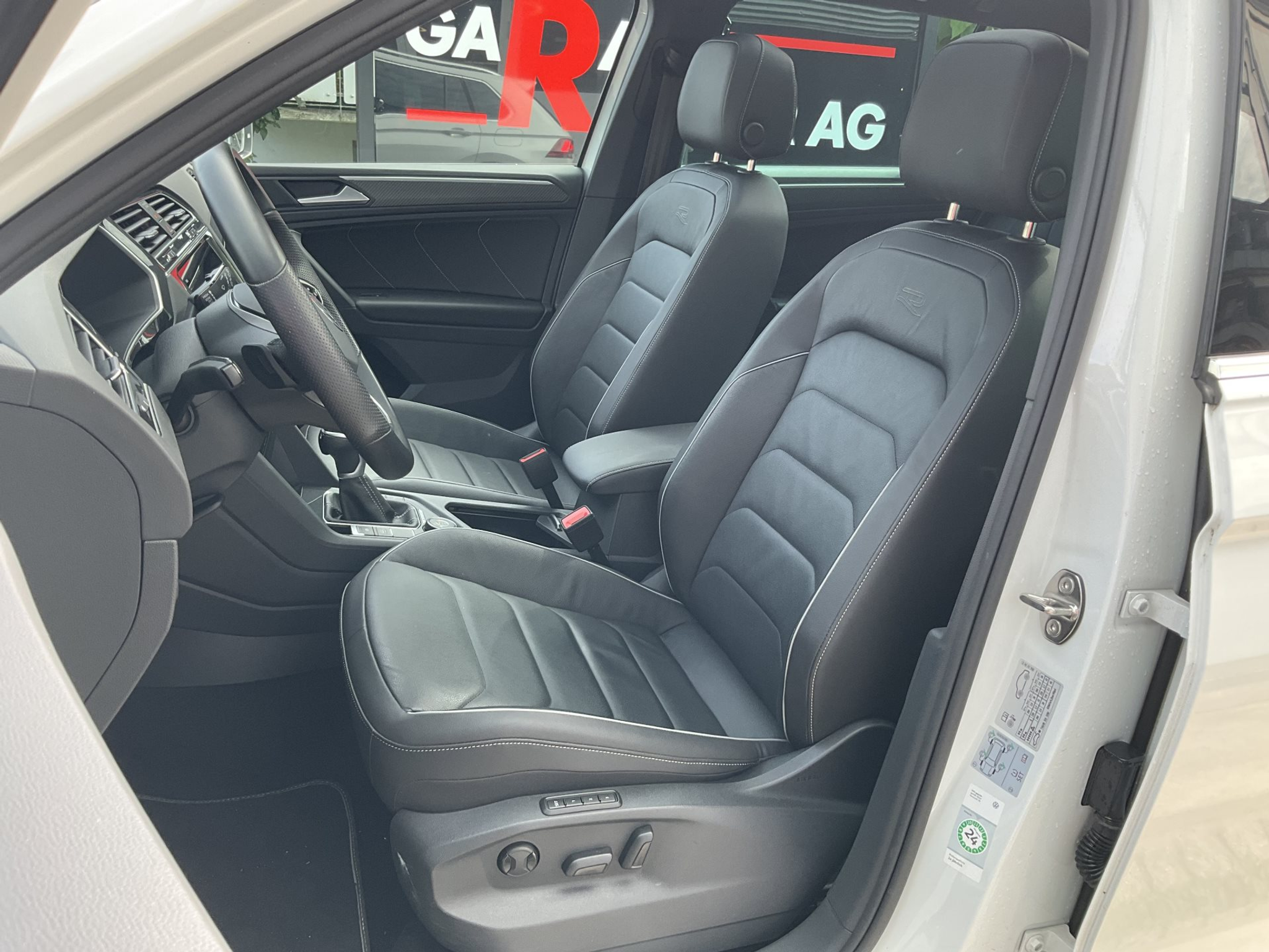 listing desktop thumbnail image 7