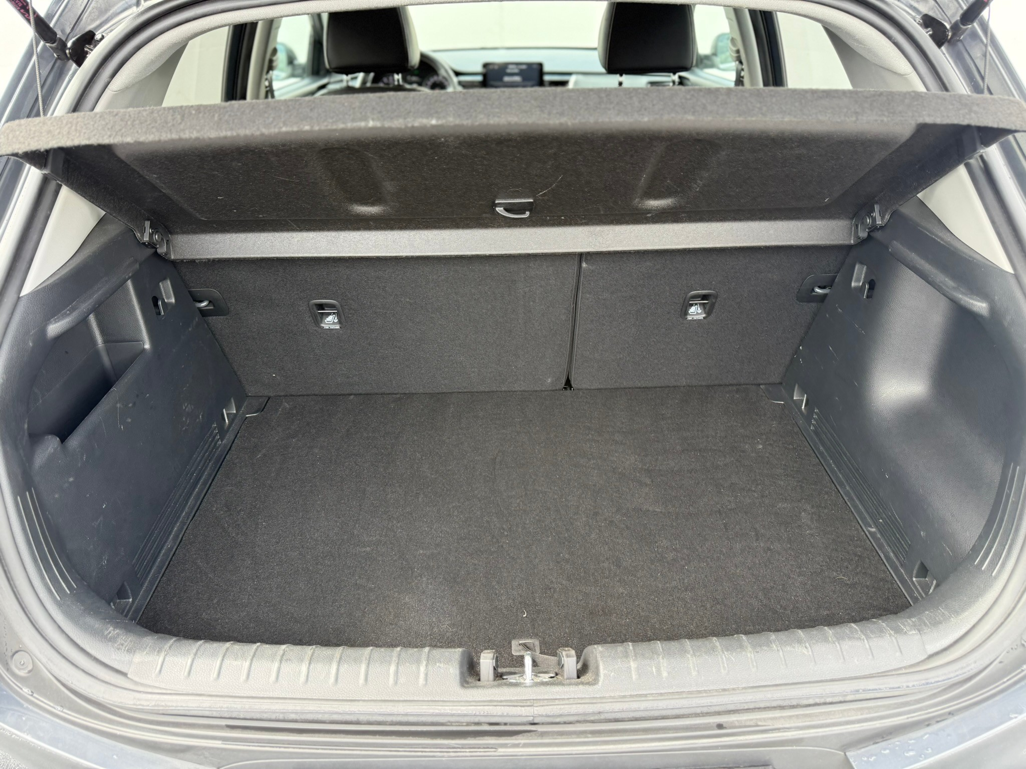 listing desktop thumbnail image 11