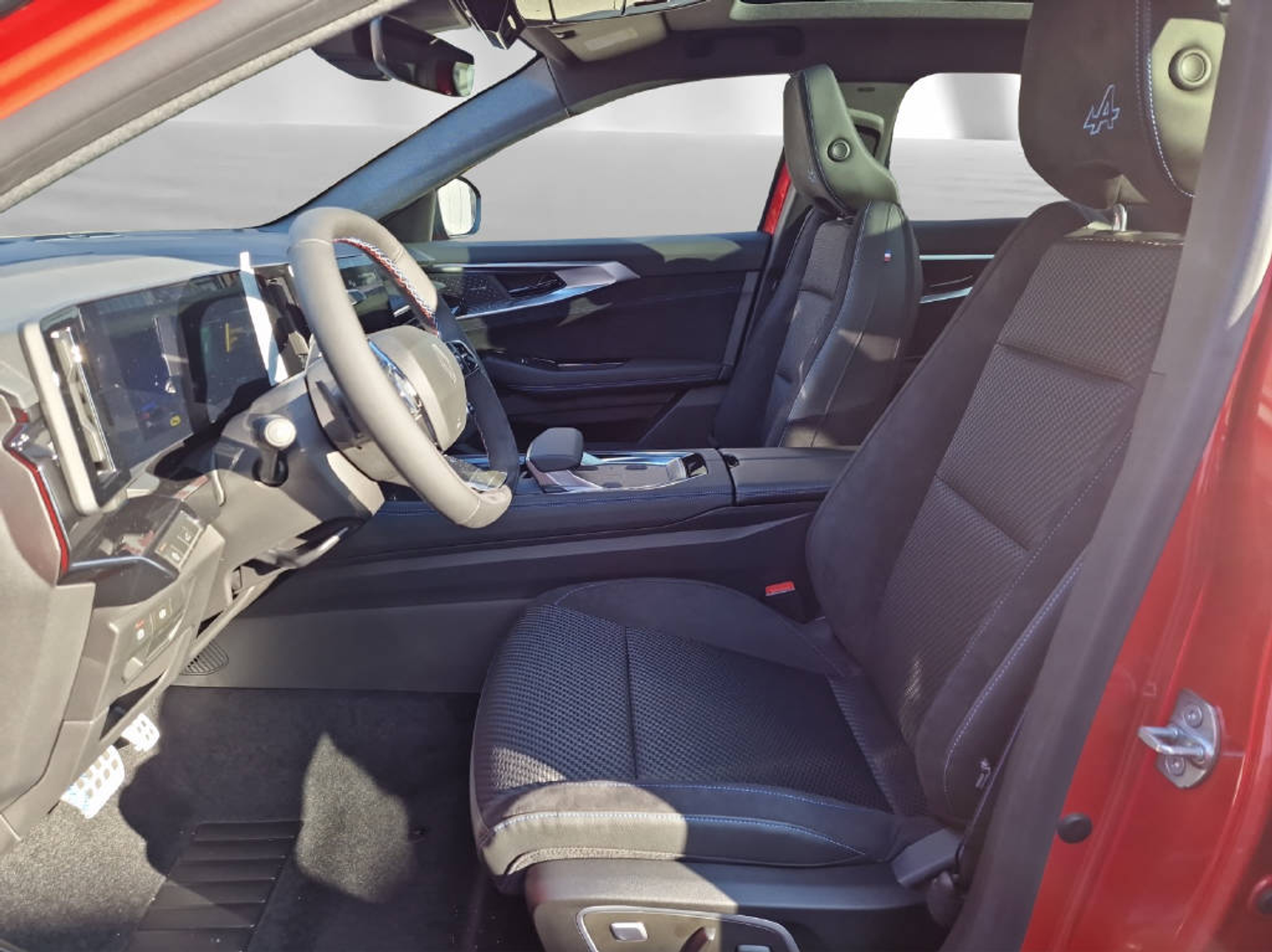 listing desktop thumbnail image 3