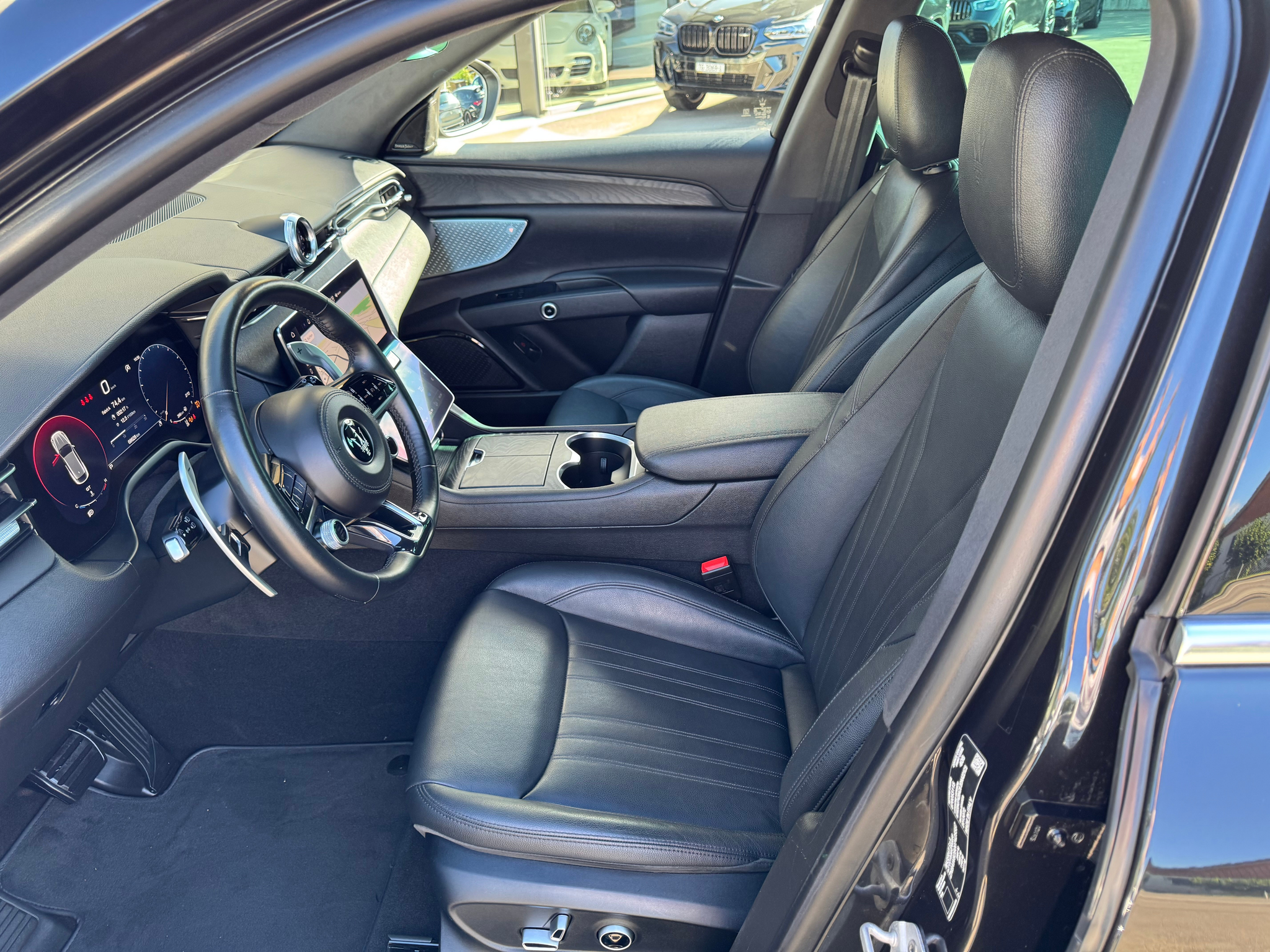 listing desktop thumbnail image 9