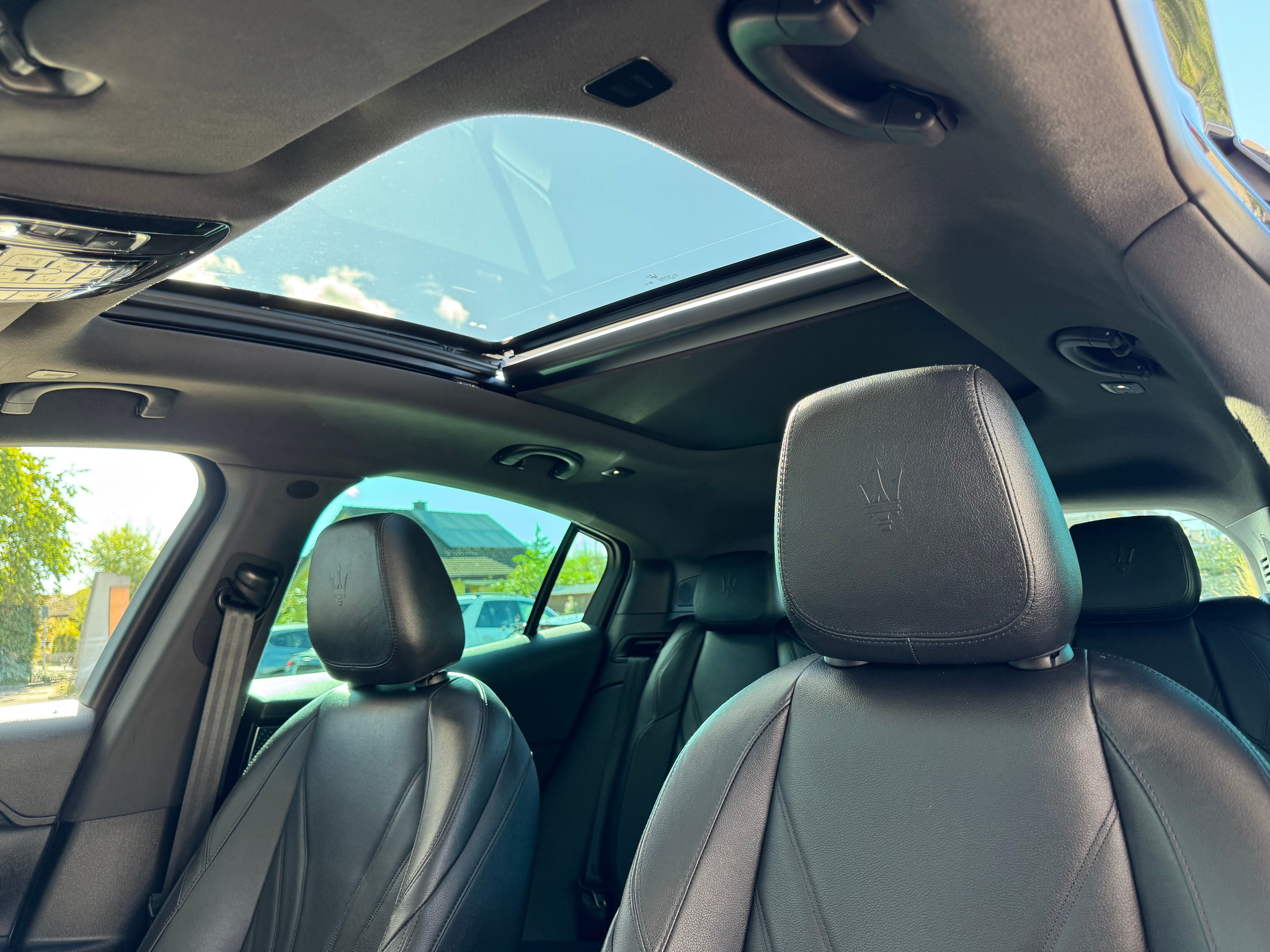 listing desktop thumbnail image 12