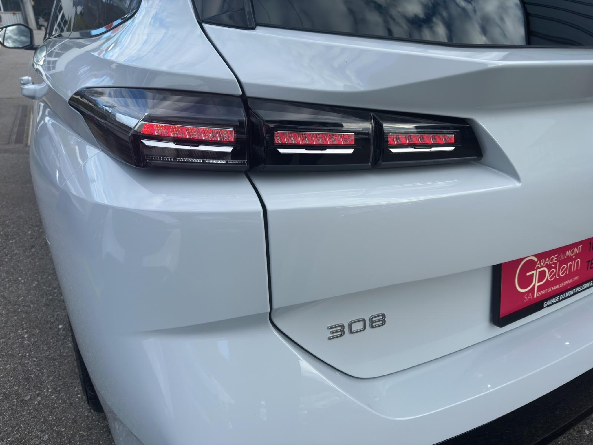 listing desktop thumbnail image 16