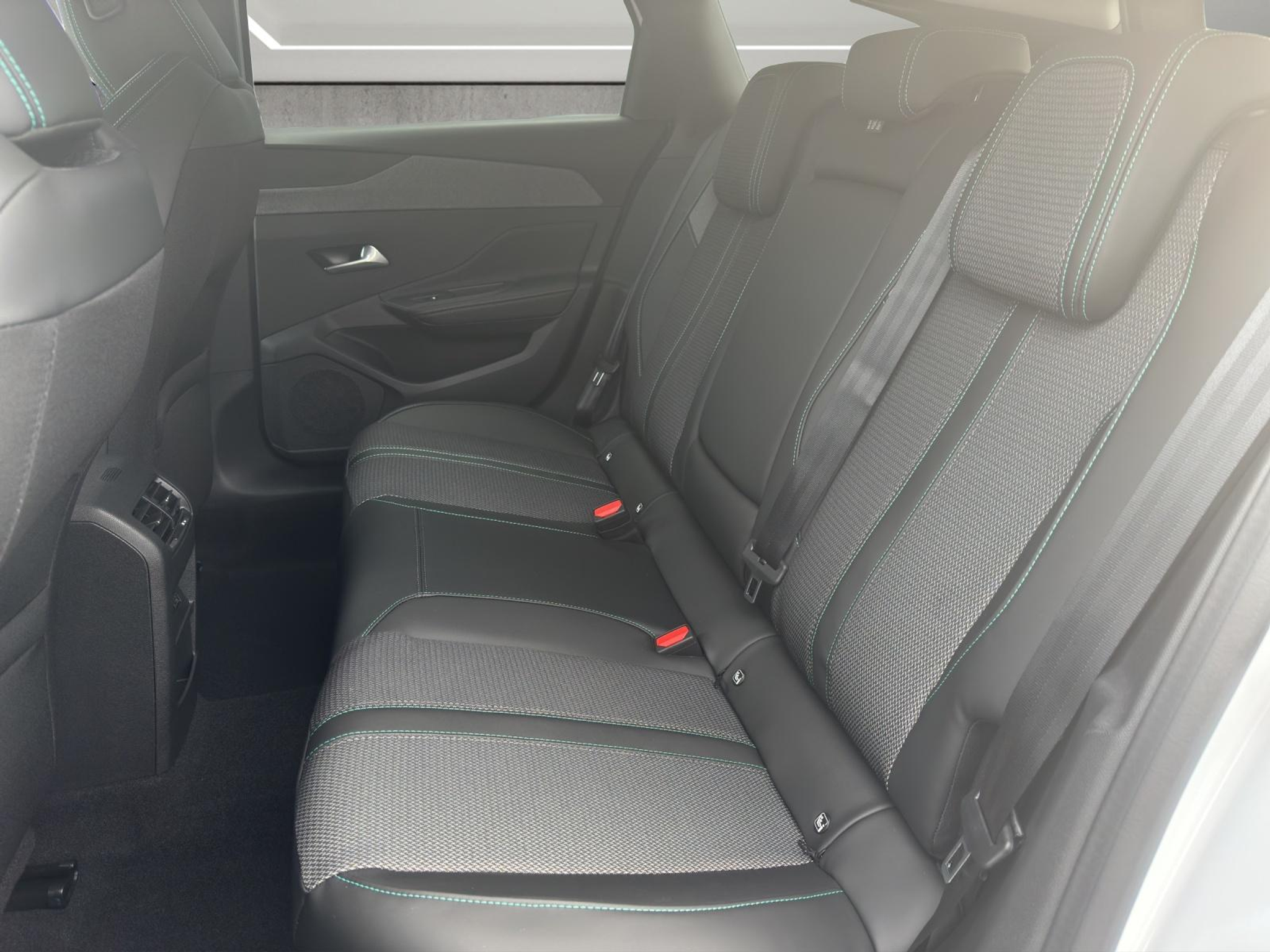 listing desktop thumbnail image 9